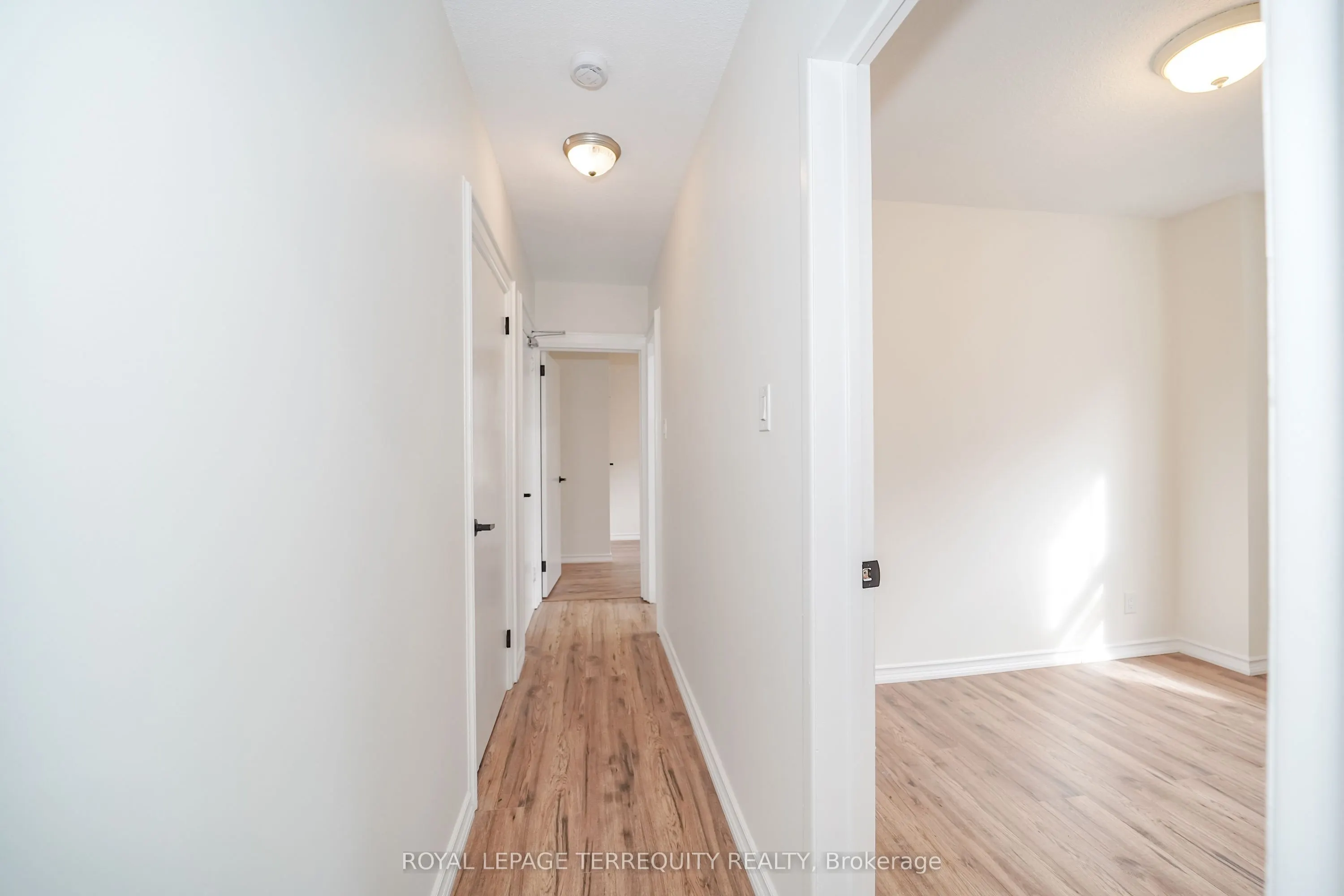 8 Thorncliffe Avenue #6