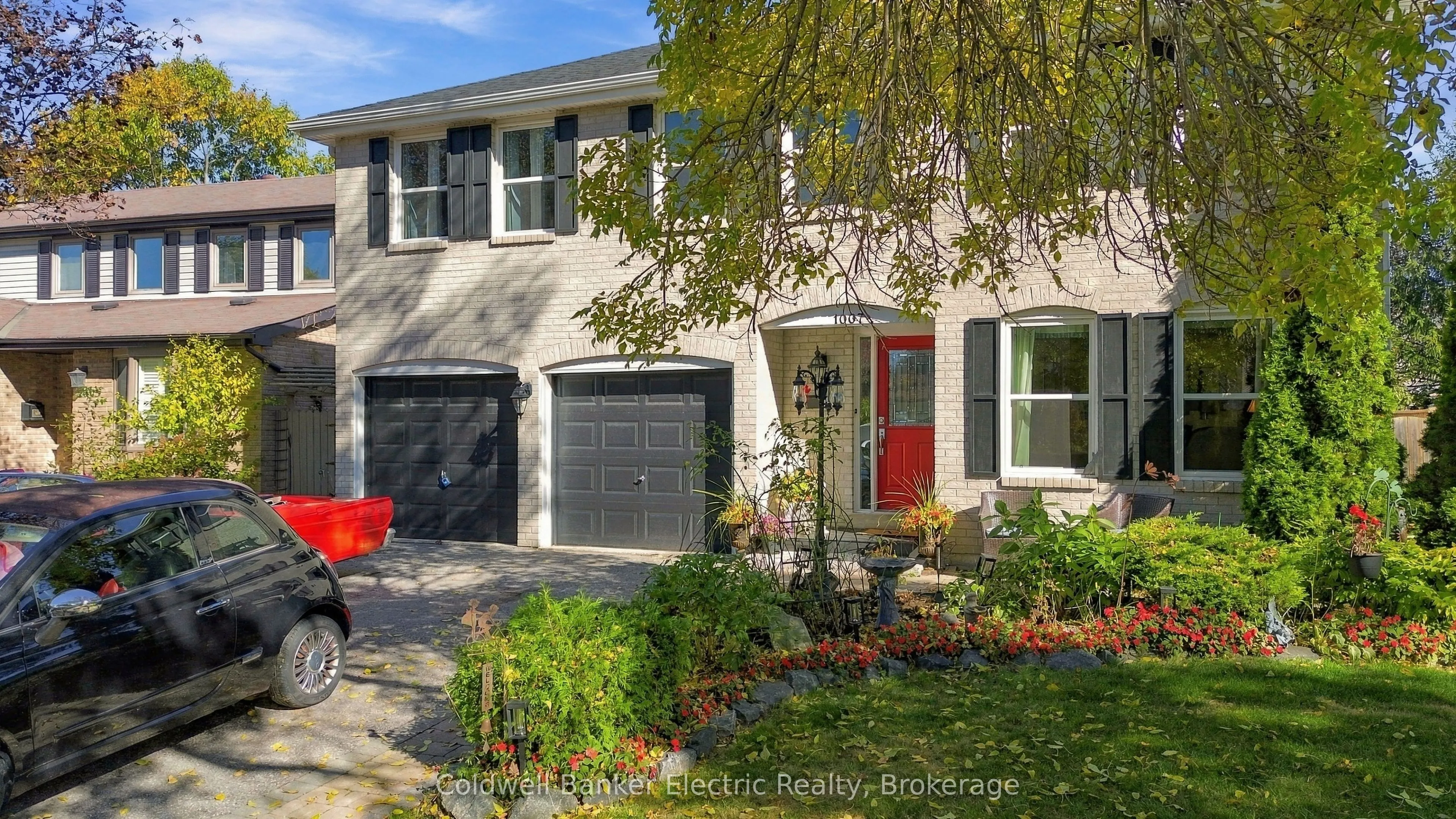 1007 Moorelands Crescent