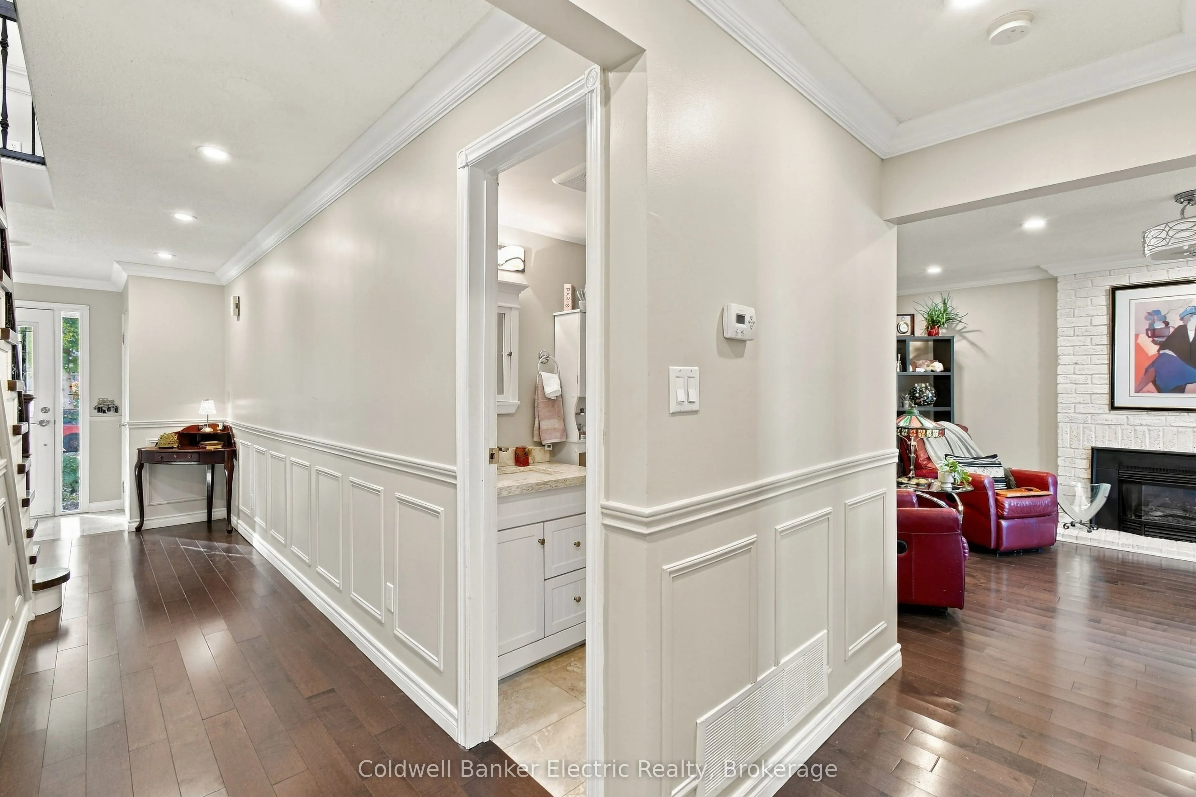 1007 Moorelands Crescent