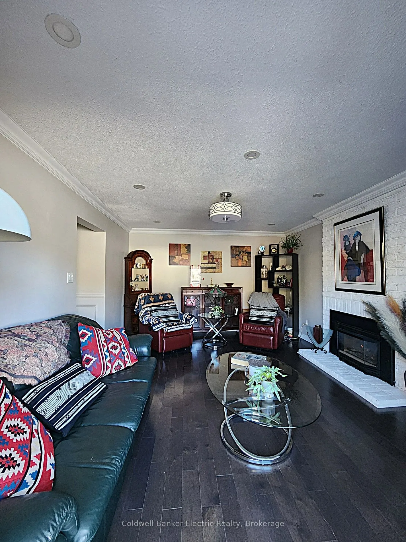 1007 Moorelands Crescent
