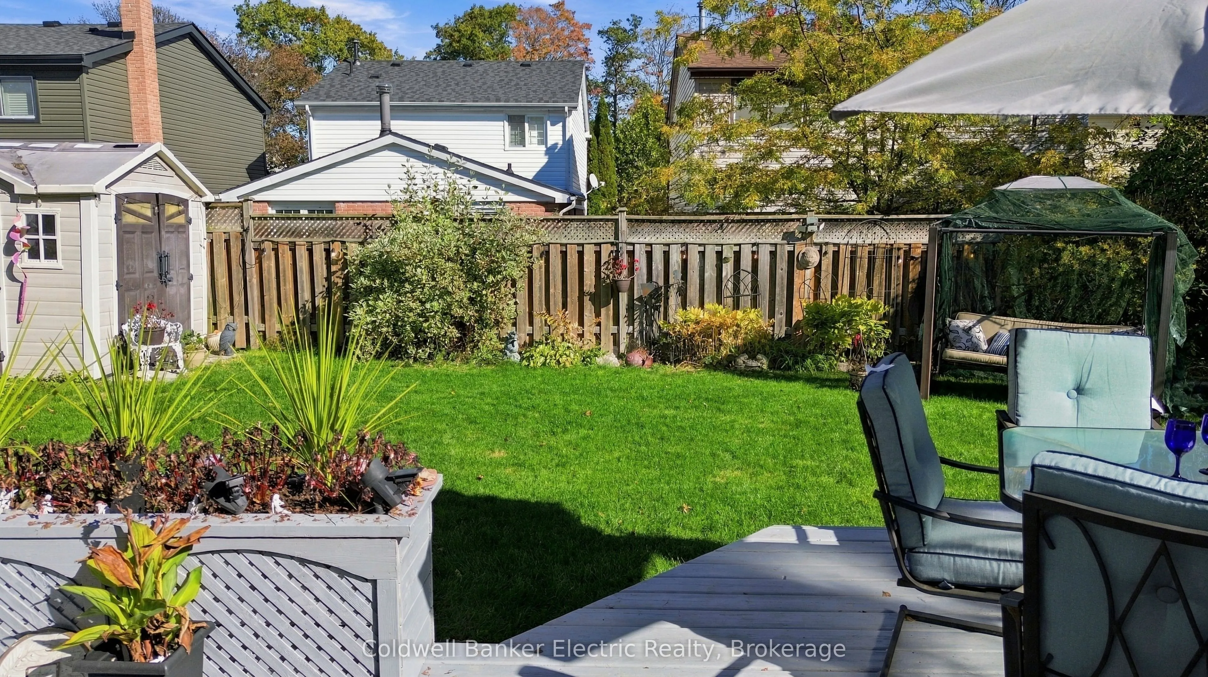 1007 Moorelands Crescent
