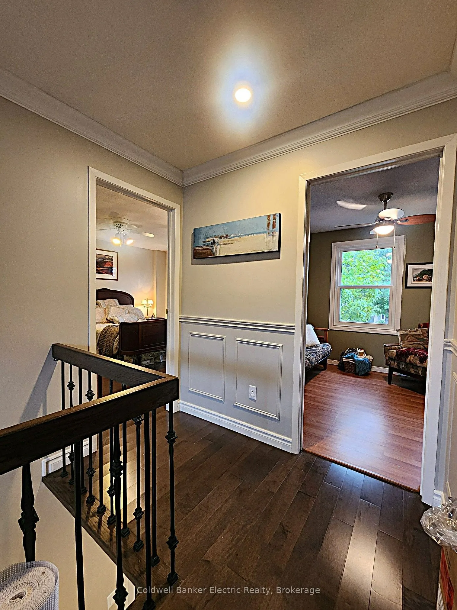 1007 Moorelands Crescent
