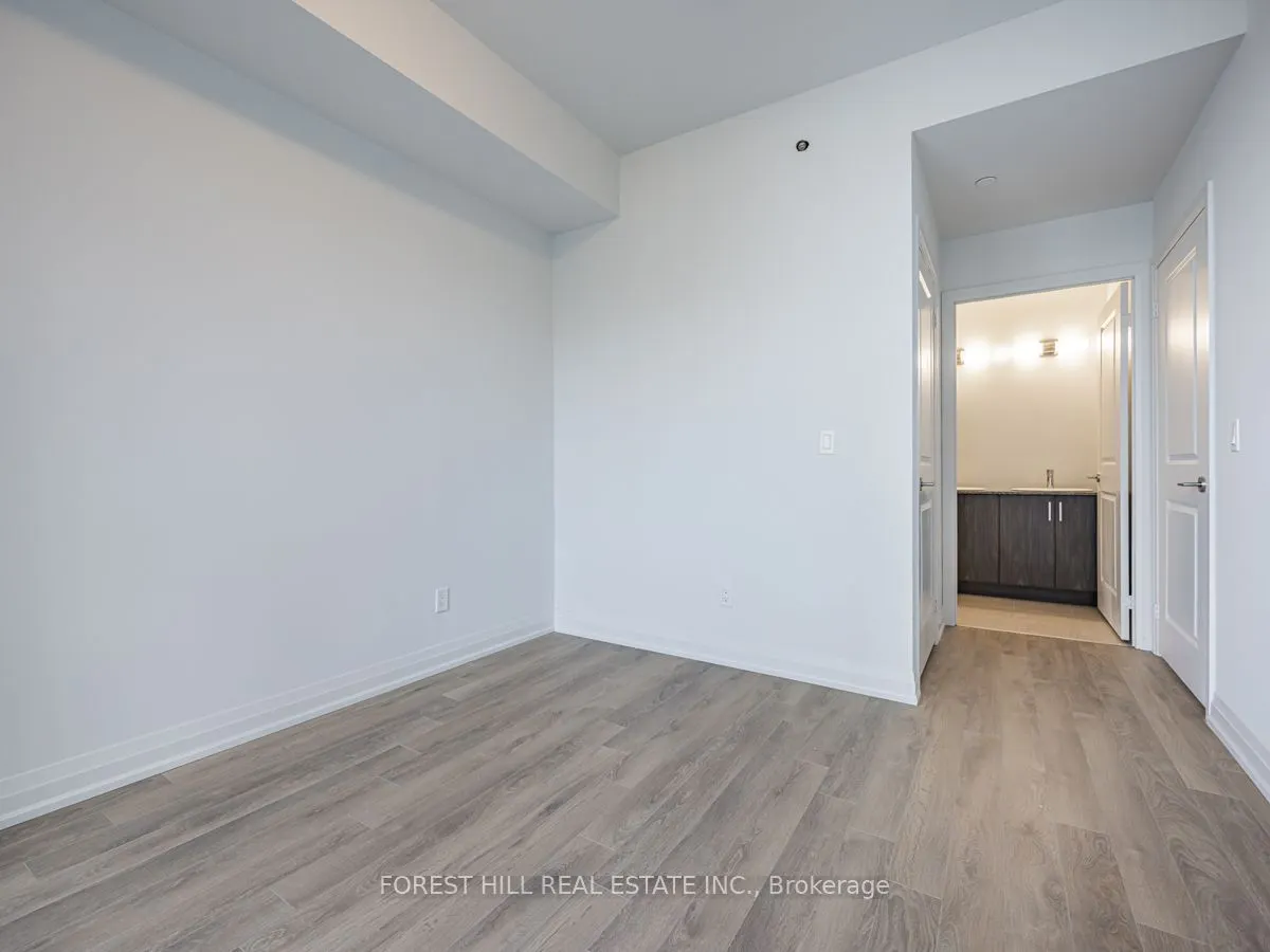10 Meadowglen Place #401