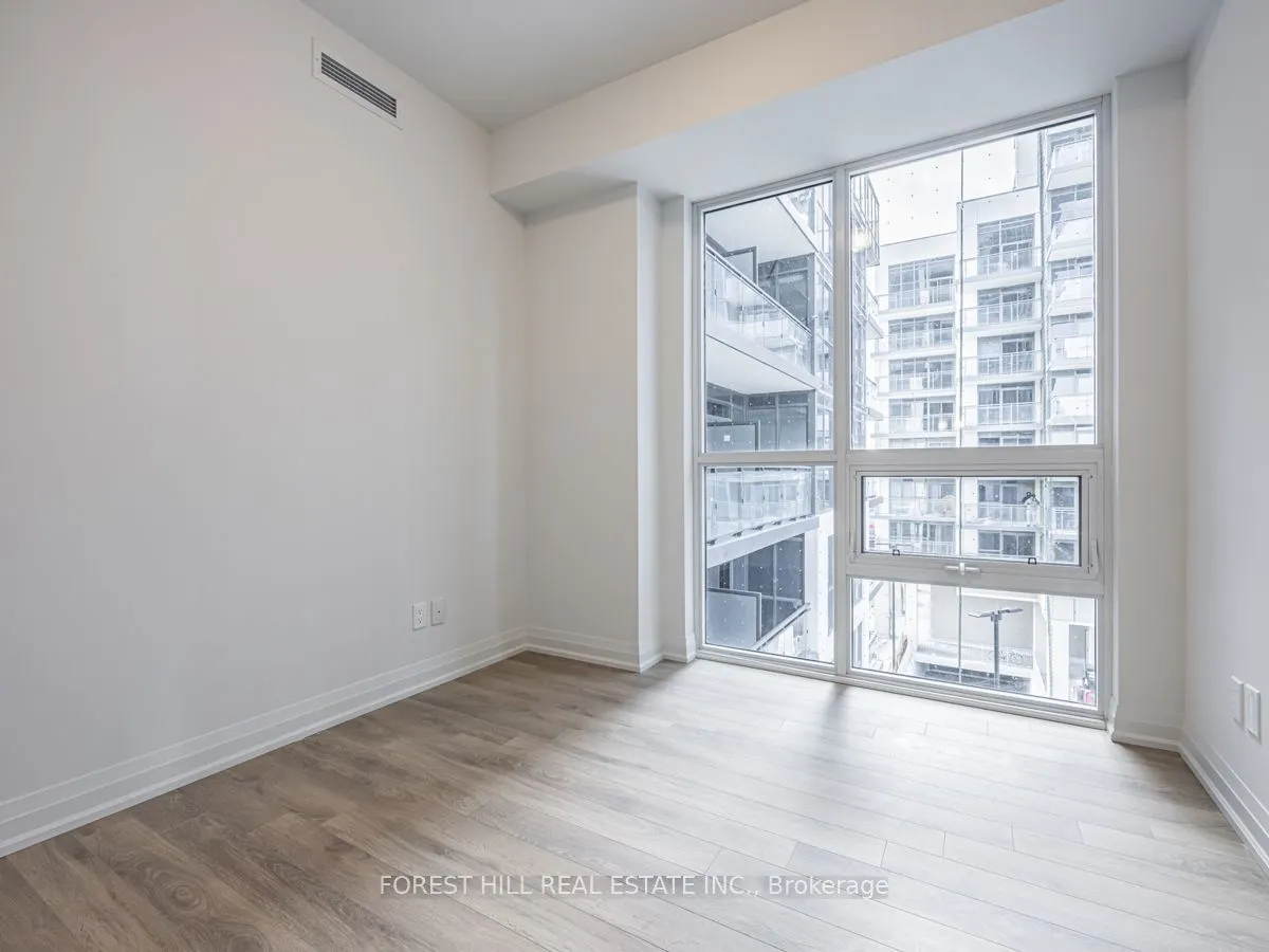 10 Meadowglen Place #401