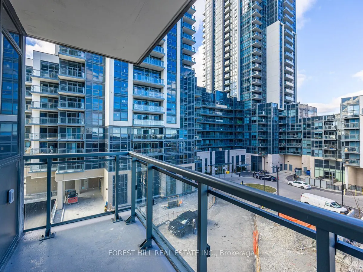 10 Meadowglen Place #401