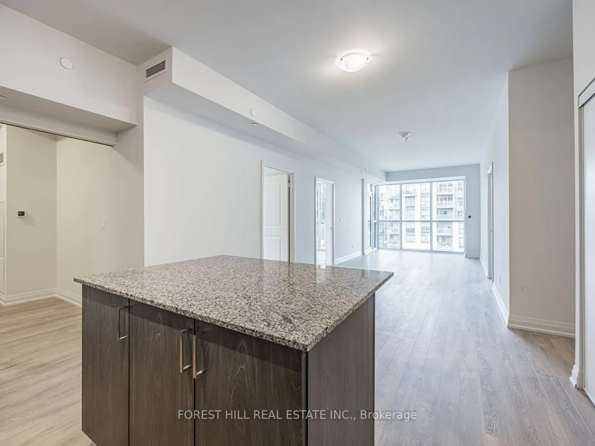 10 Meadowglen Place #401
