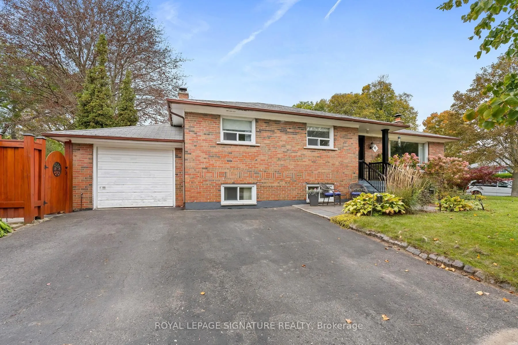 4 Moss Street