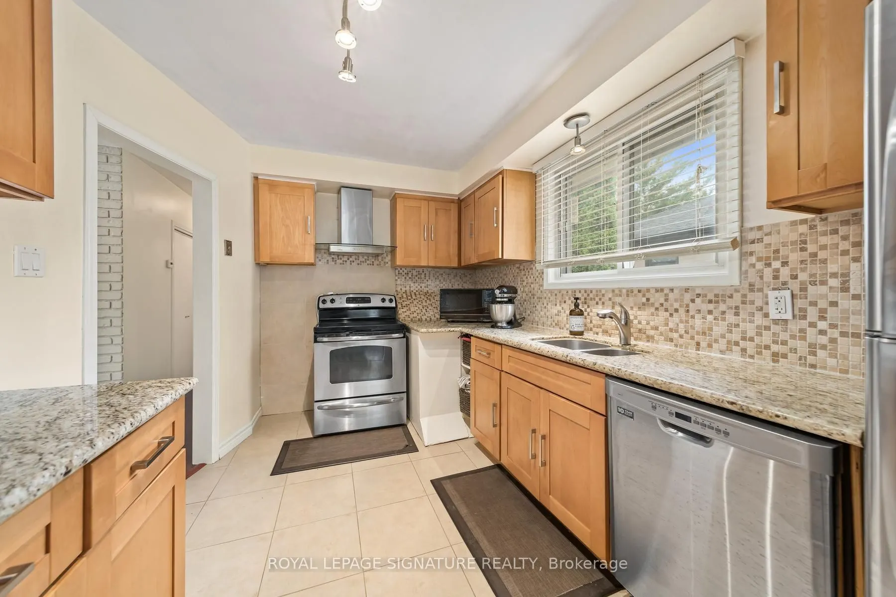 4 Moss Street