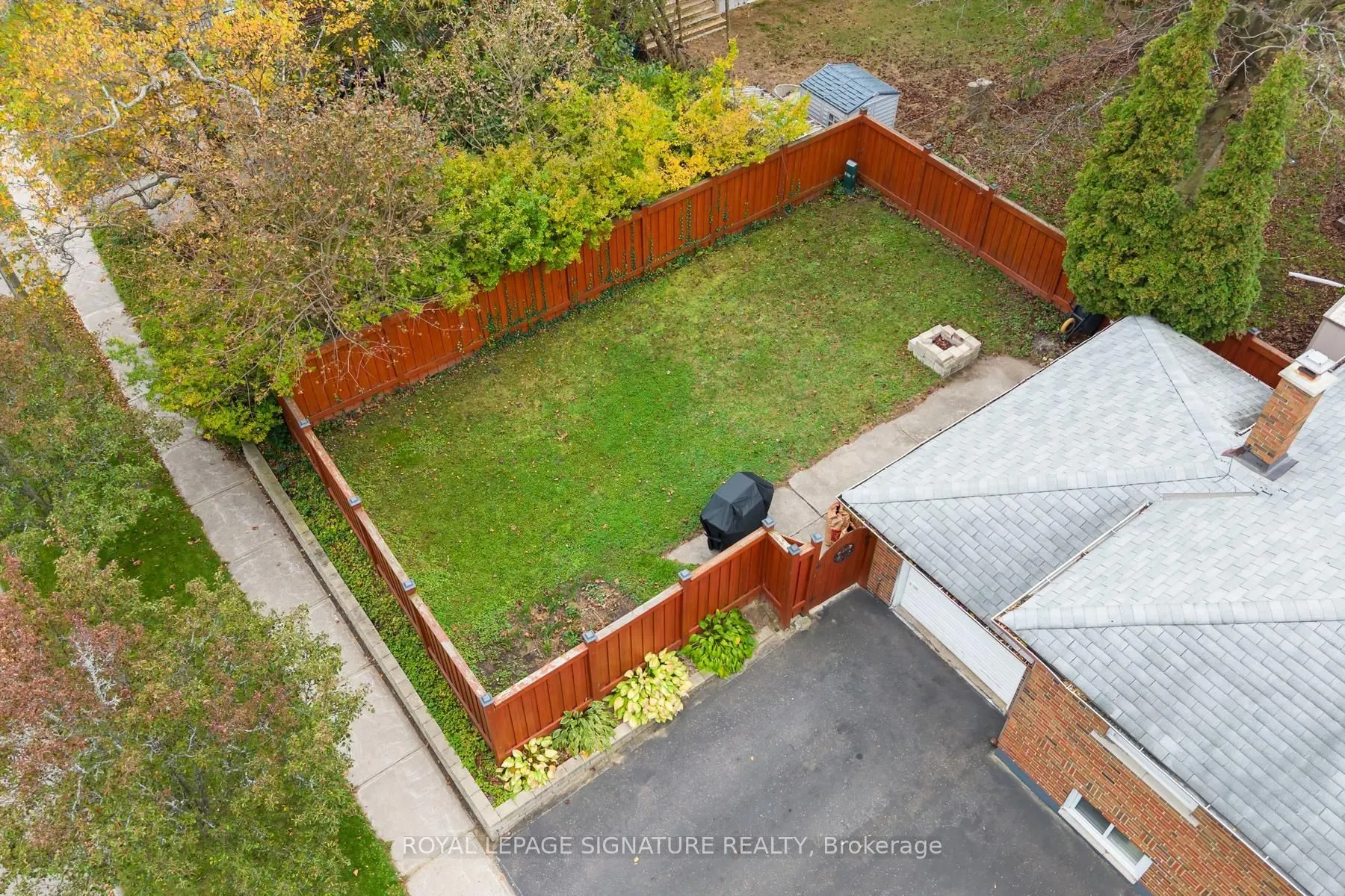 4 Moss Street