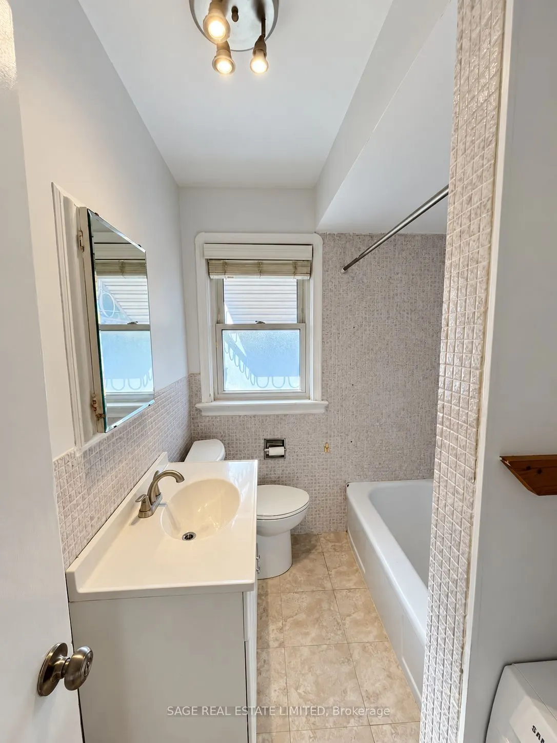 309 Blantyre Avenue #Upper/Main Unit