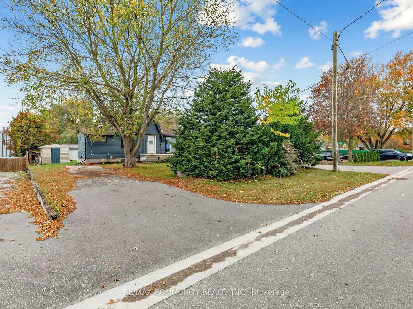 2444 Rundle Abbey