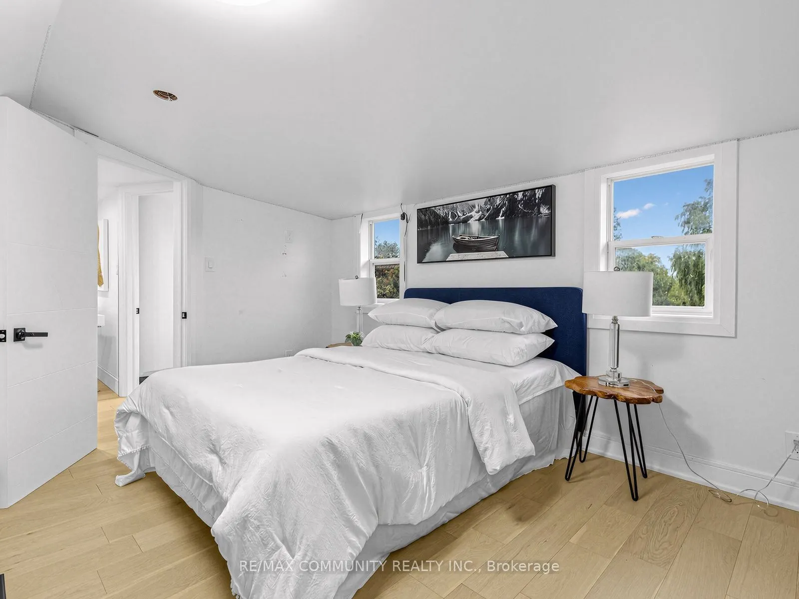 2444 Rundle Abbey