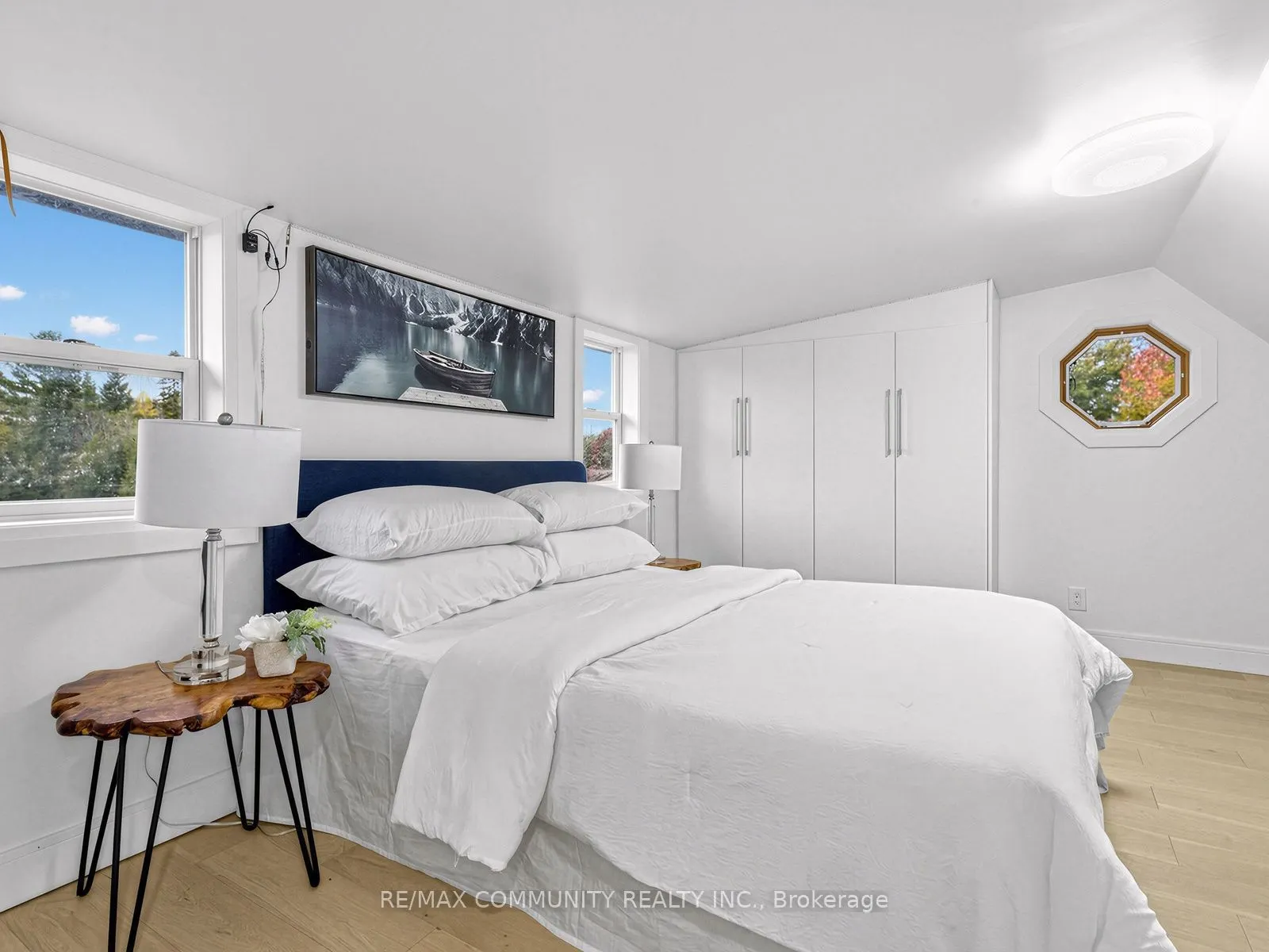 2444 Rundle Abbey