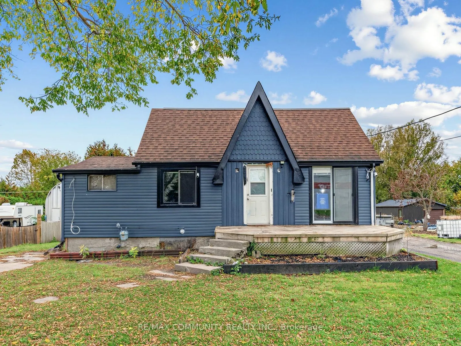 2444 Rundle Abbey
