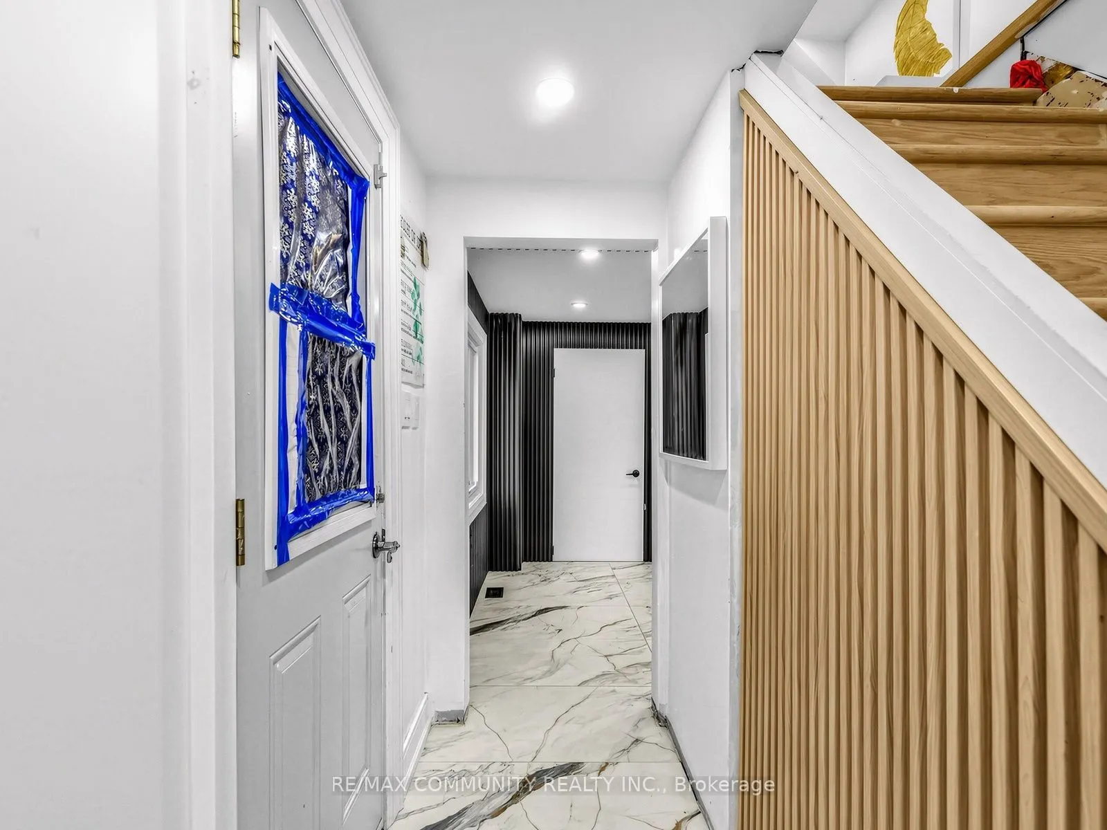 2444 Rundle Abbey