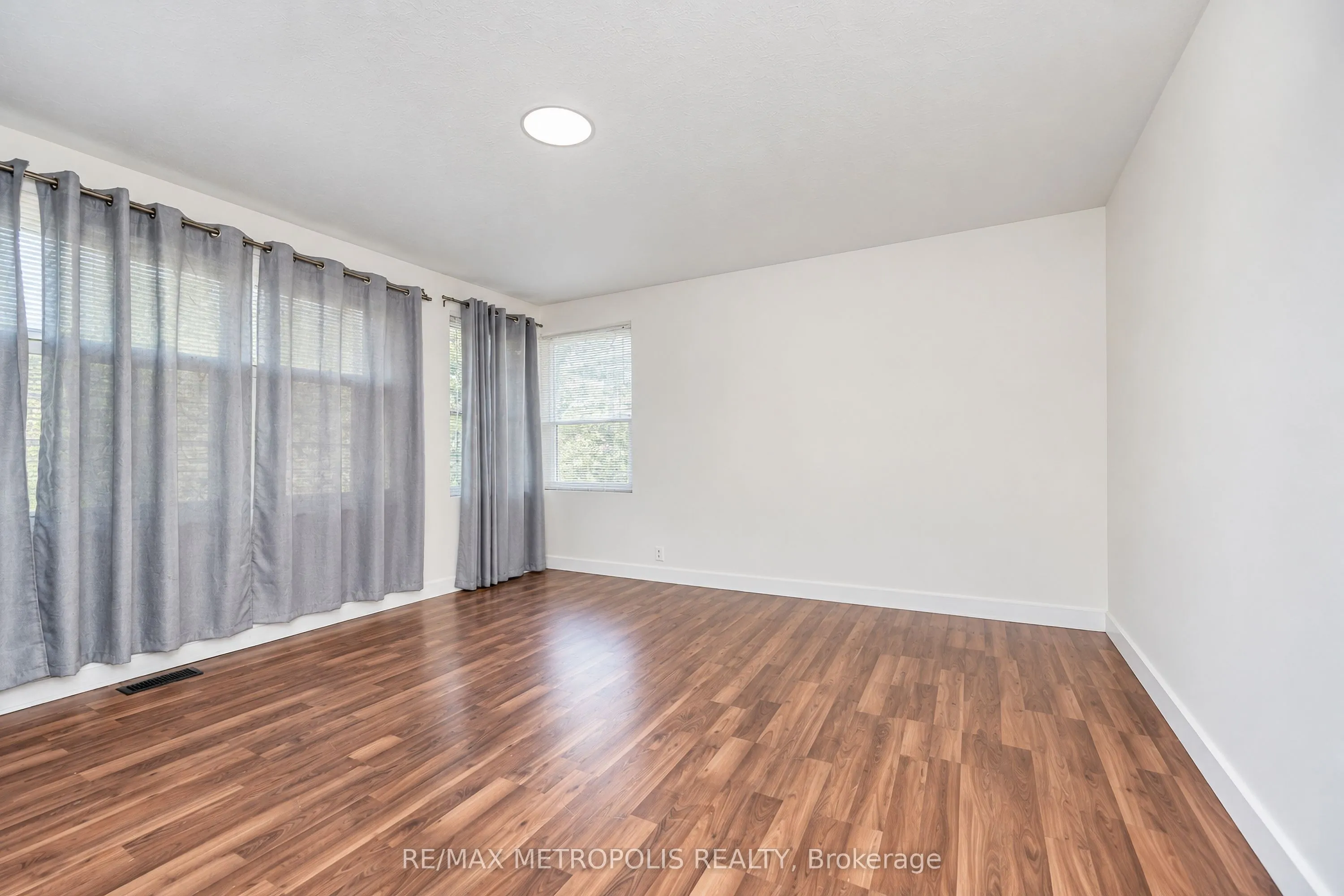 46 Miramar Crescent