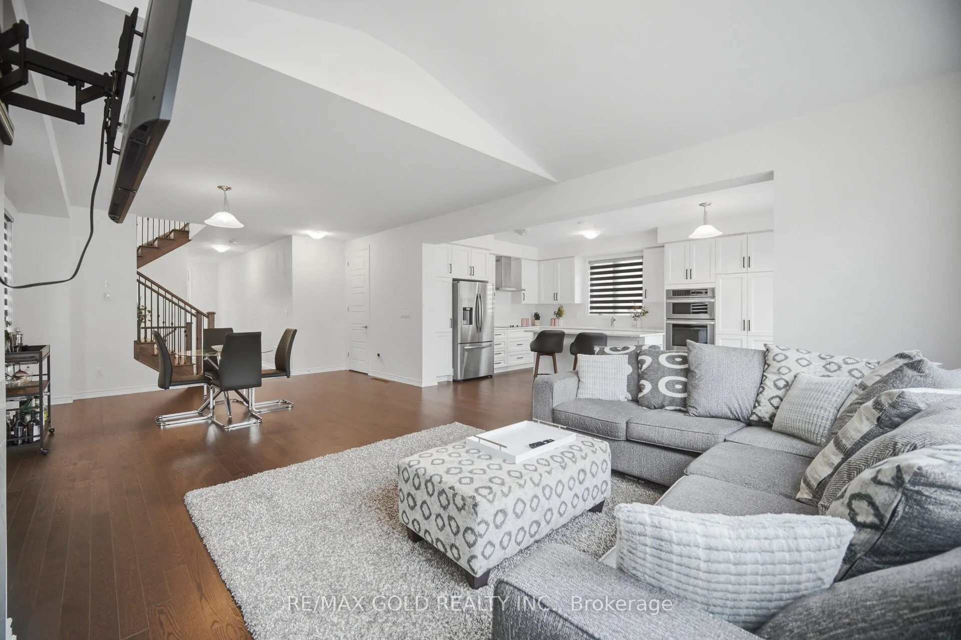 426 Coronation Road