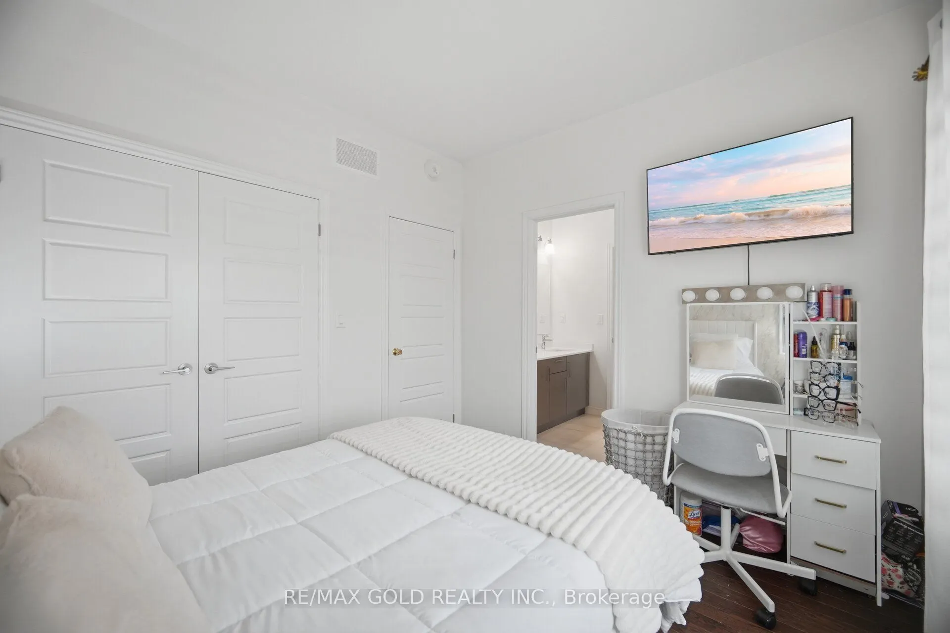 426 Coronation Road