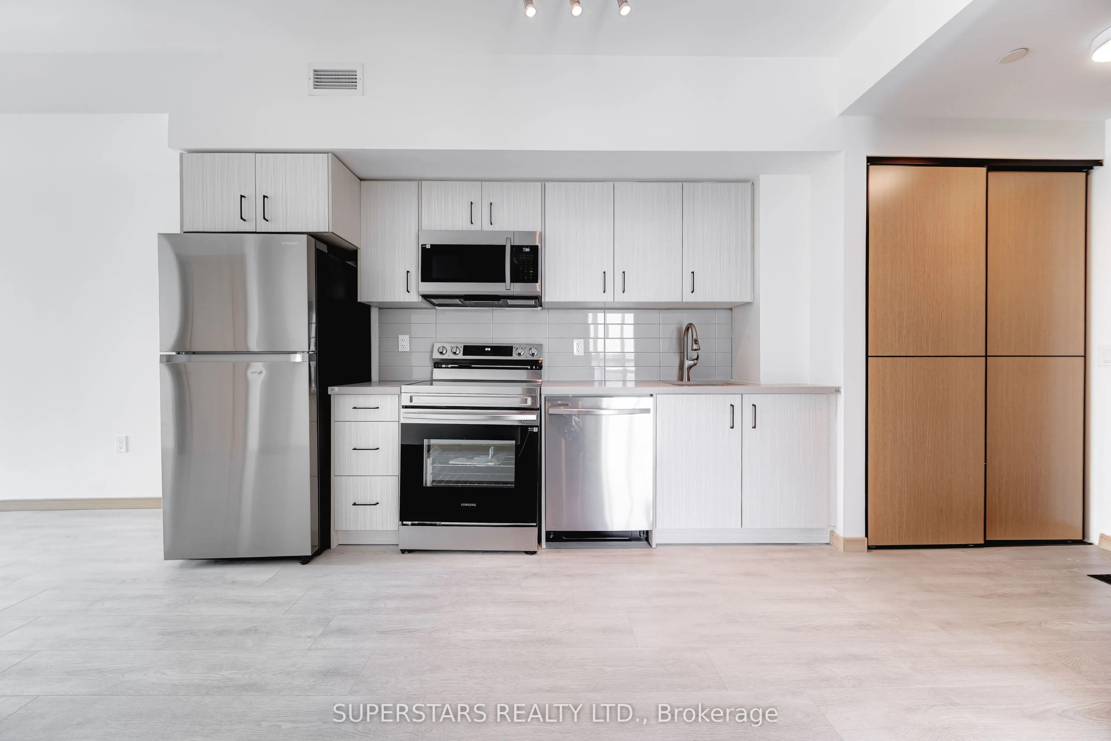 3429 Sheppard Avenue E #915