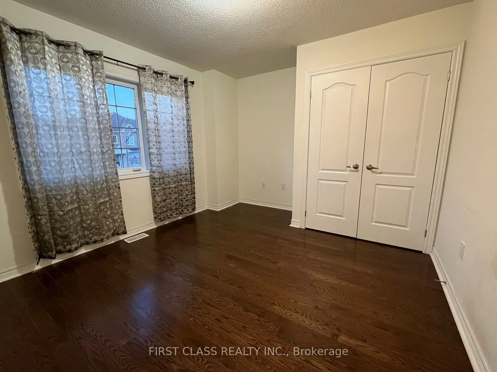 69 Promenade Drive