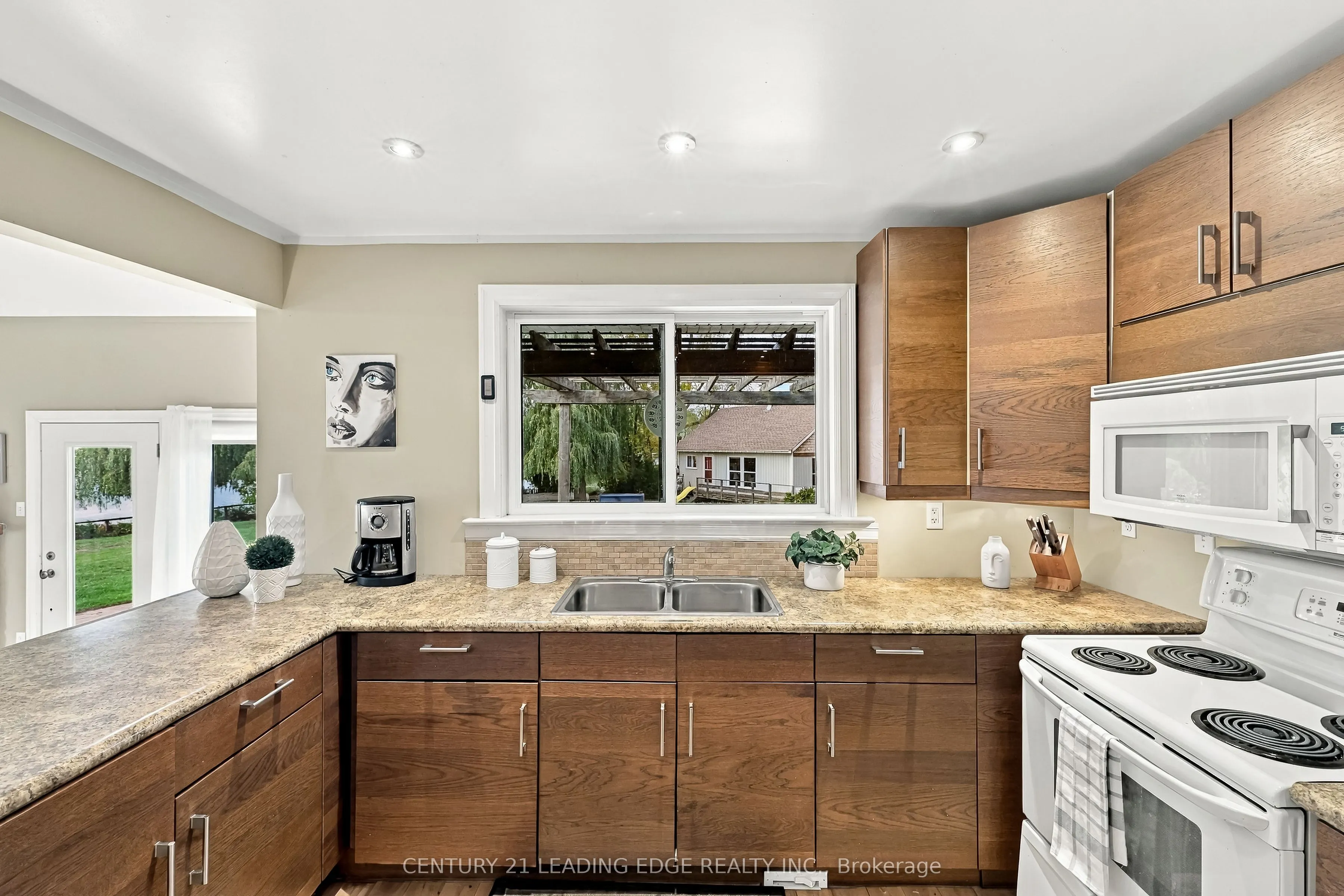 522 View Lake Road
