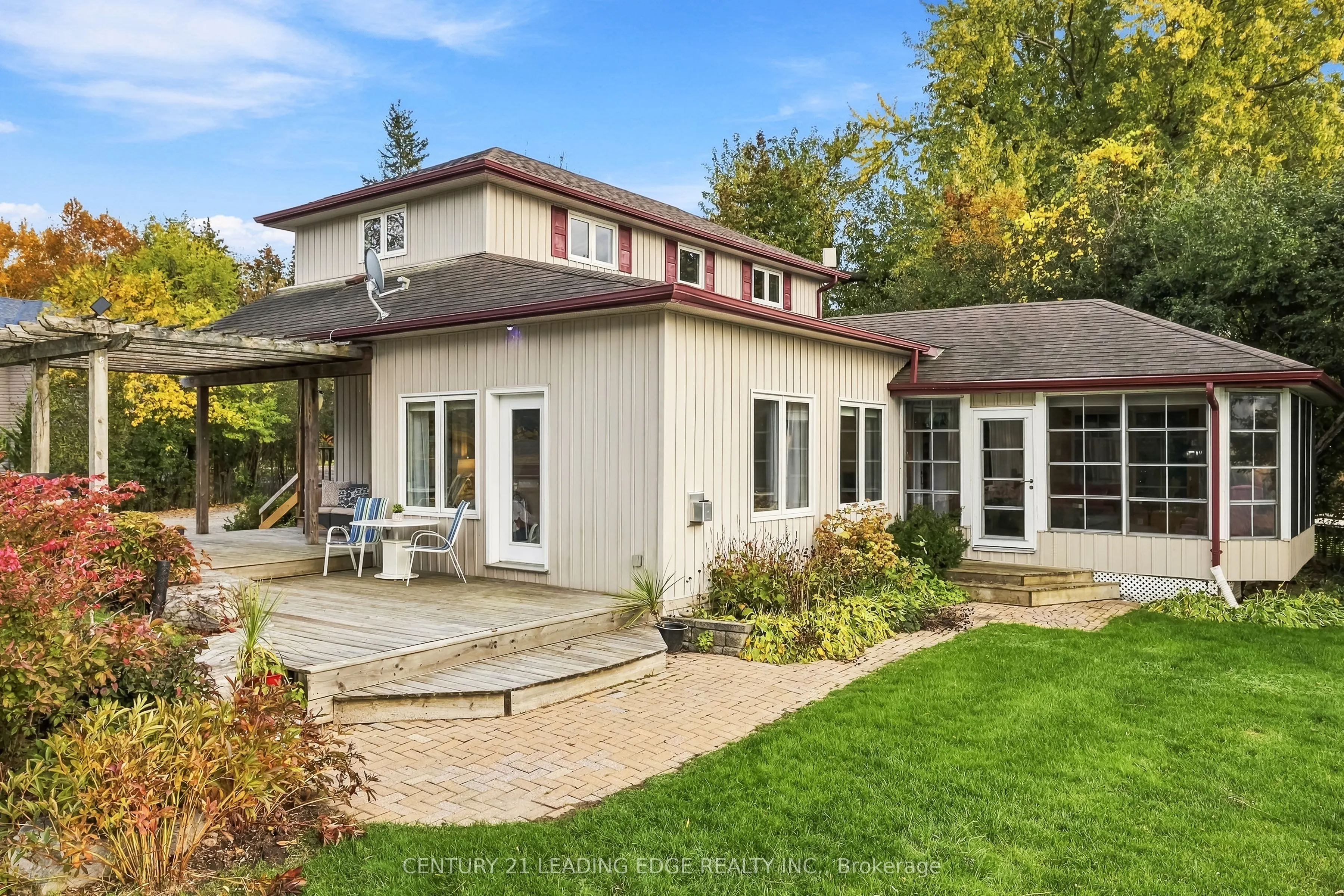 522 View Lake Road