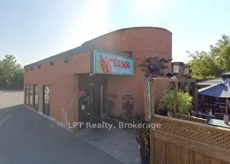 1009 Dundas Street E