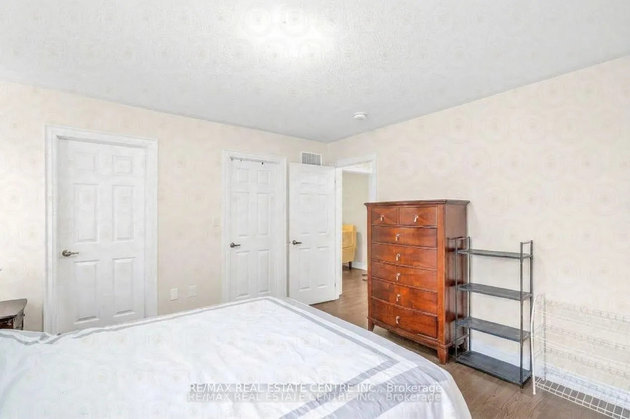 43 Northrop Avenue