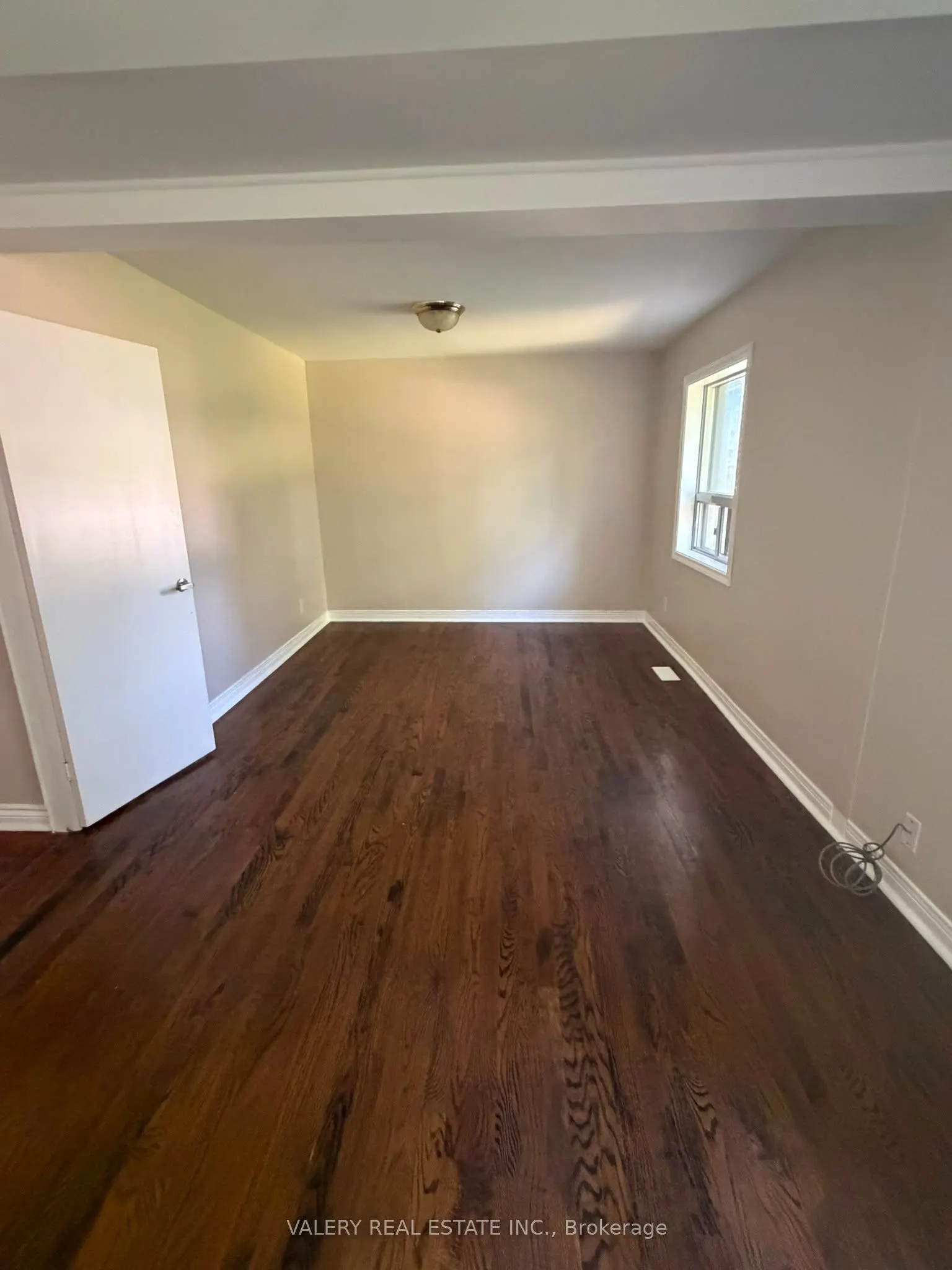 425 Livingston Road N