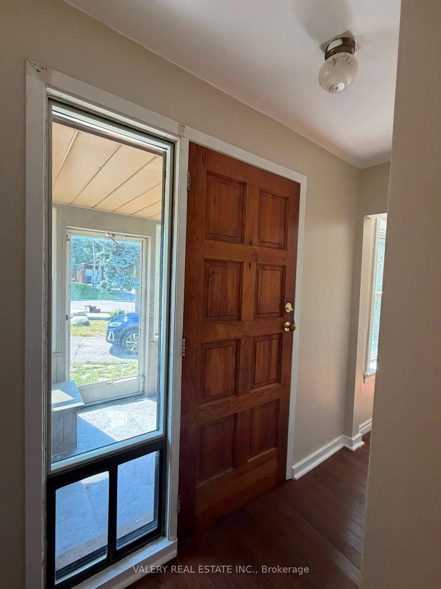 425 Livingston Road N