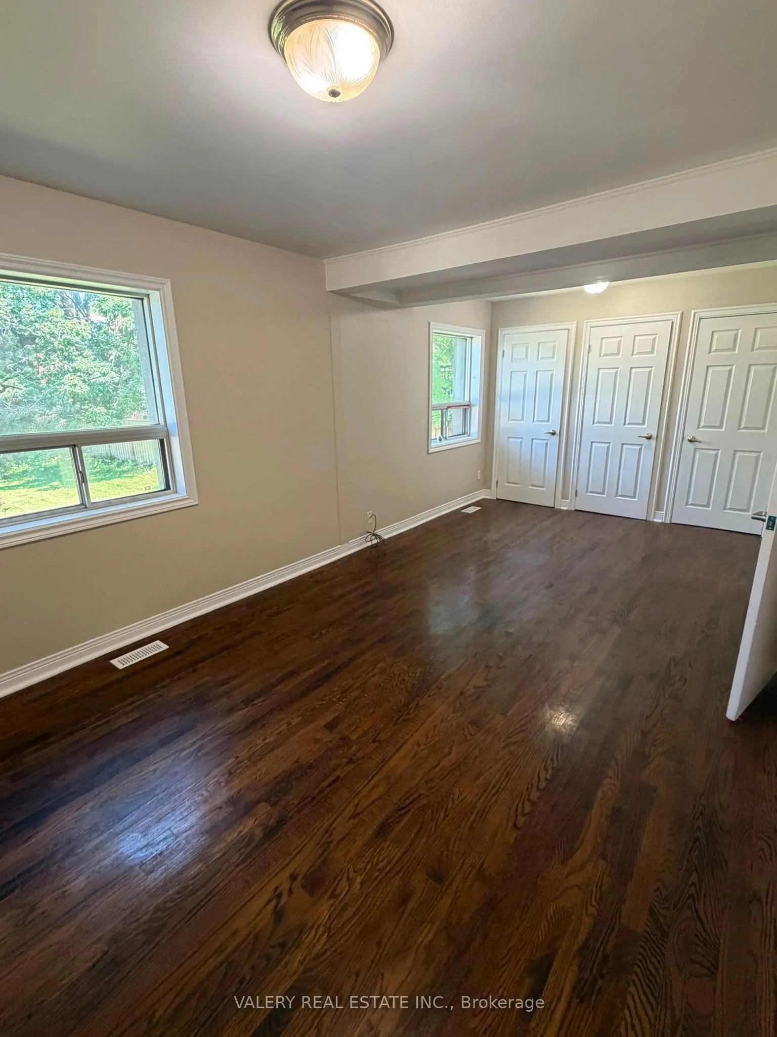 425 Livingston Road N