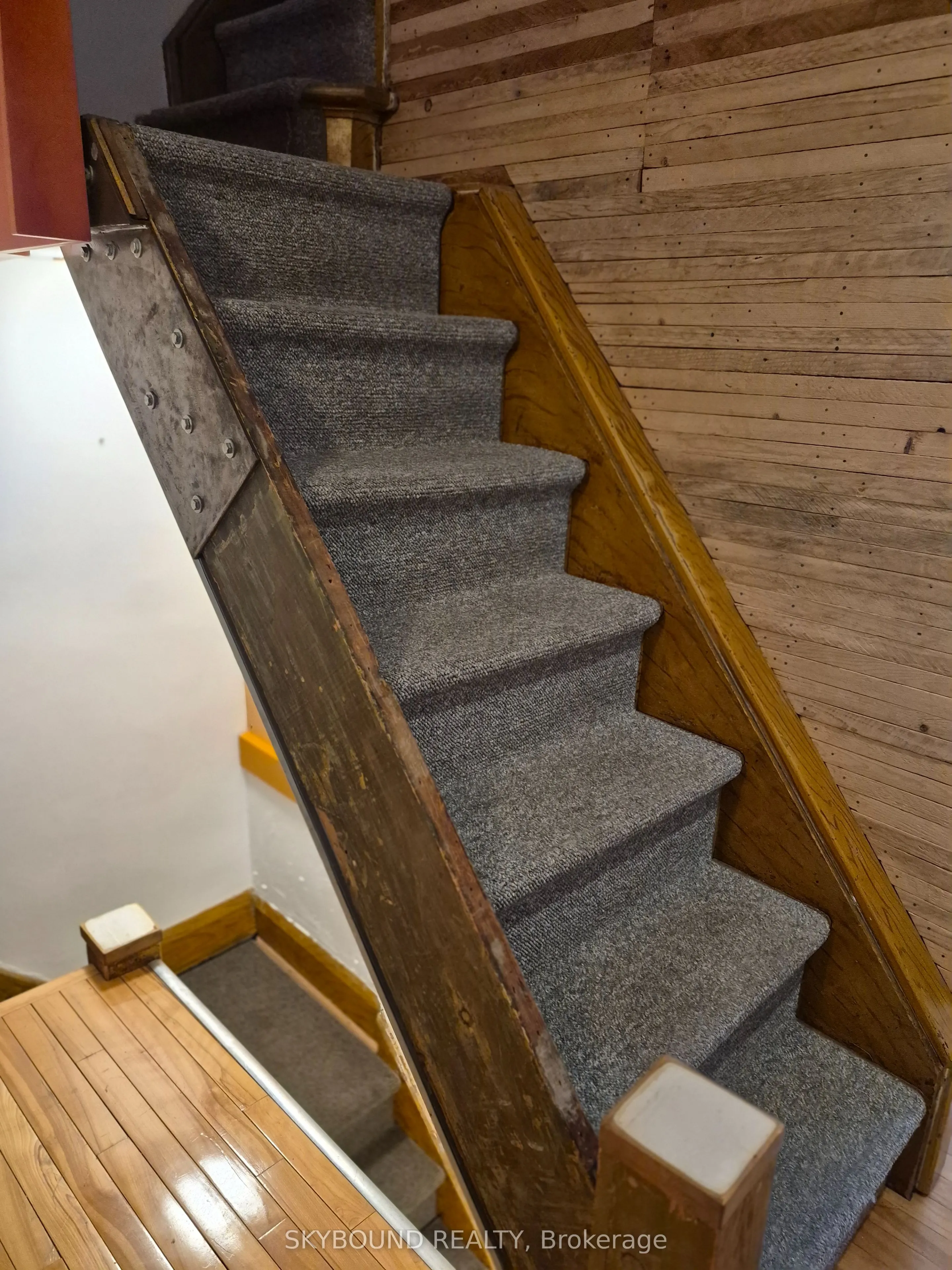 122 Arundel Avenue ## Upper
