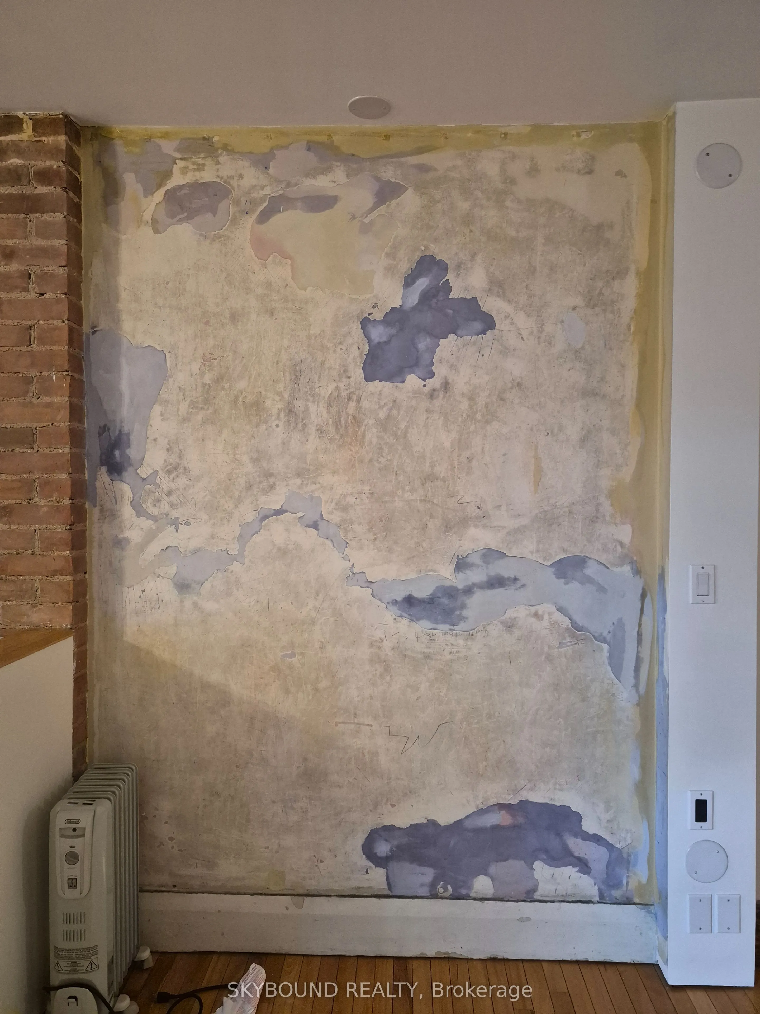 122 Arundel Avenue ## Upper