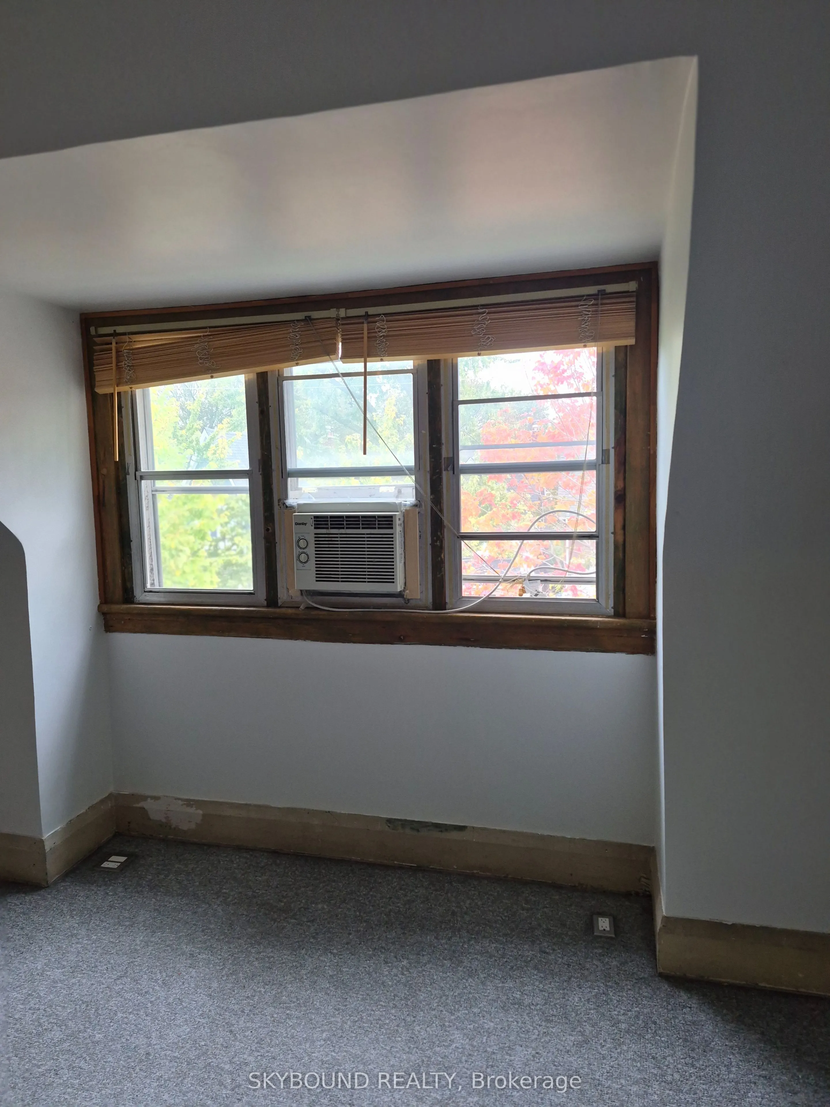 122 Arundel Avenue ## Upper