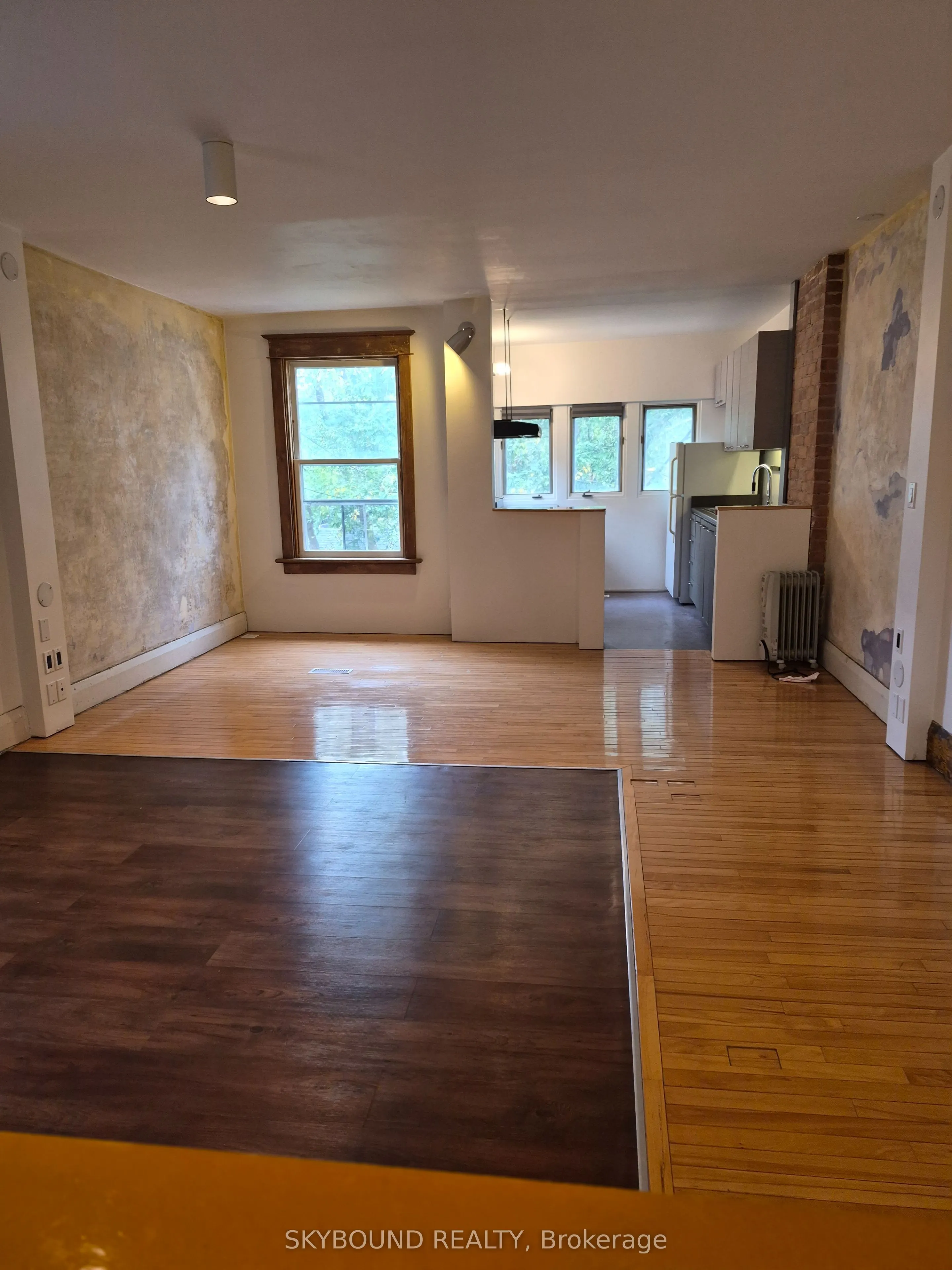 122 Arundel Avenue ## Upper