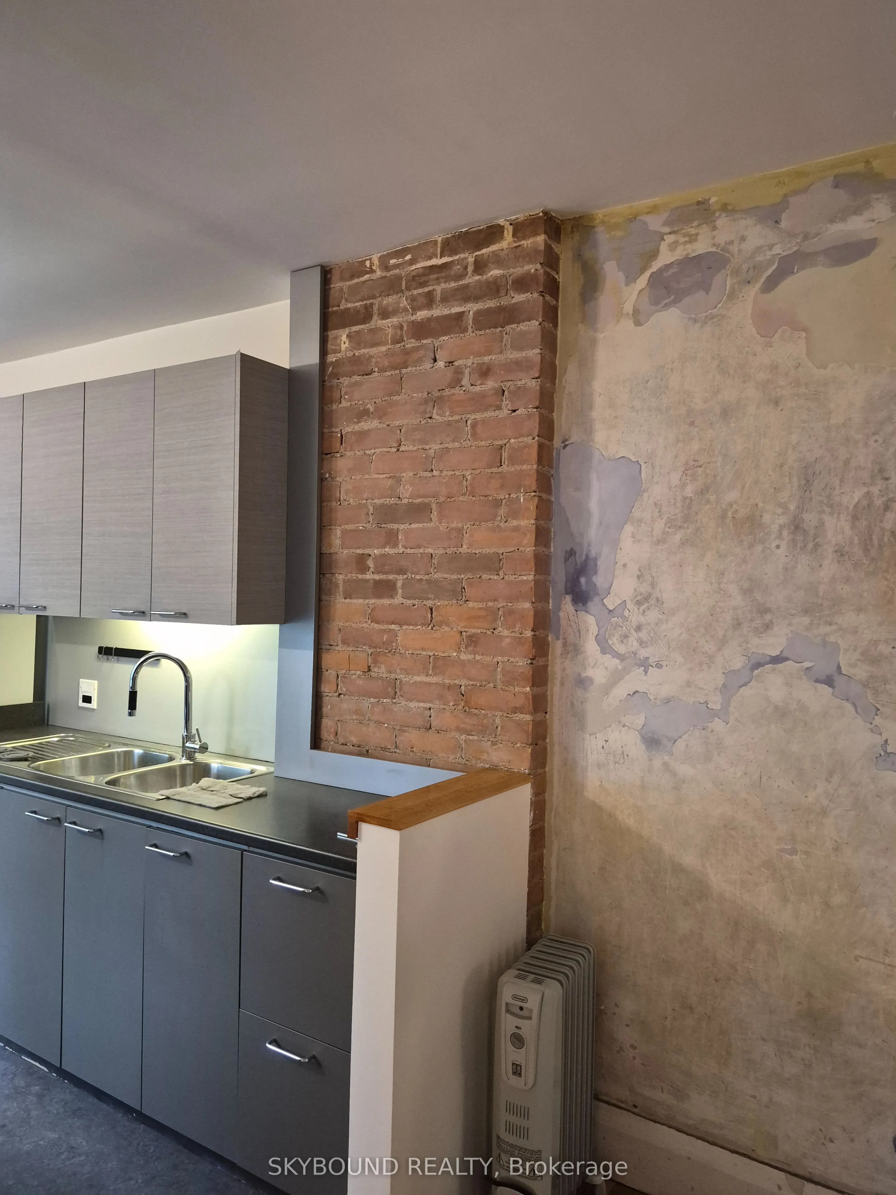 122 Arundel Avenue ## Upper