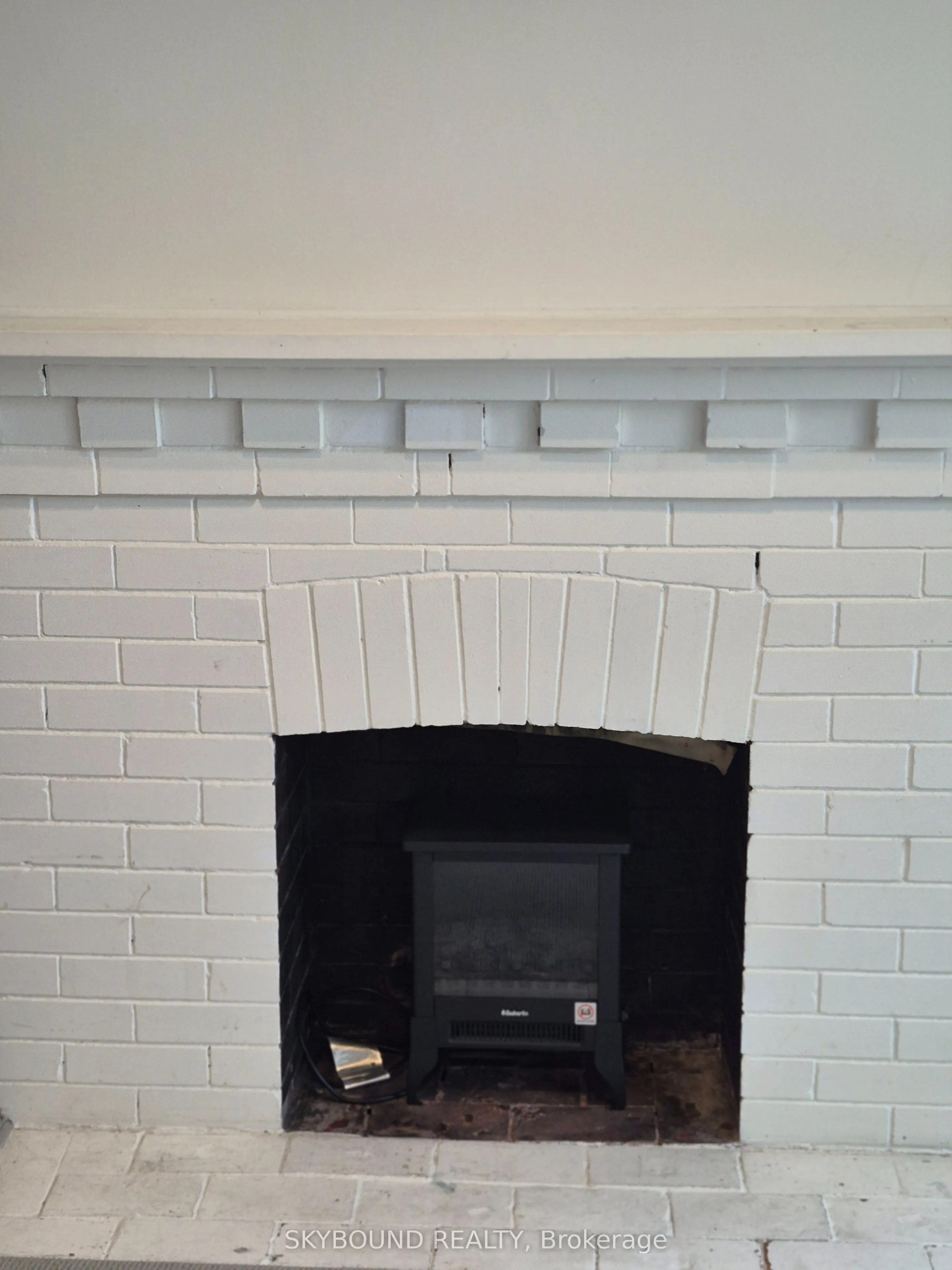122 Arundel Avenue ## Upper