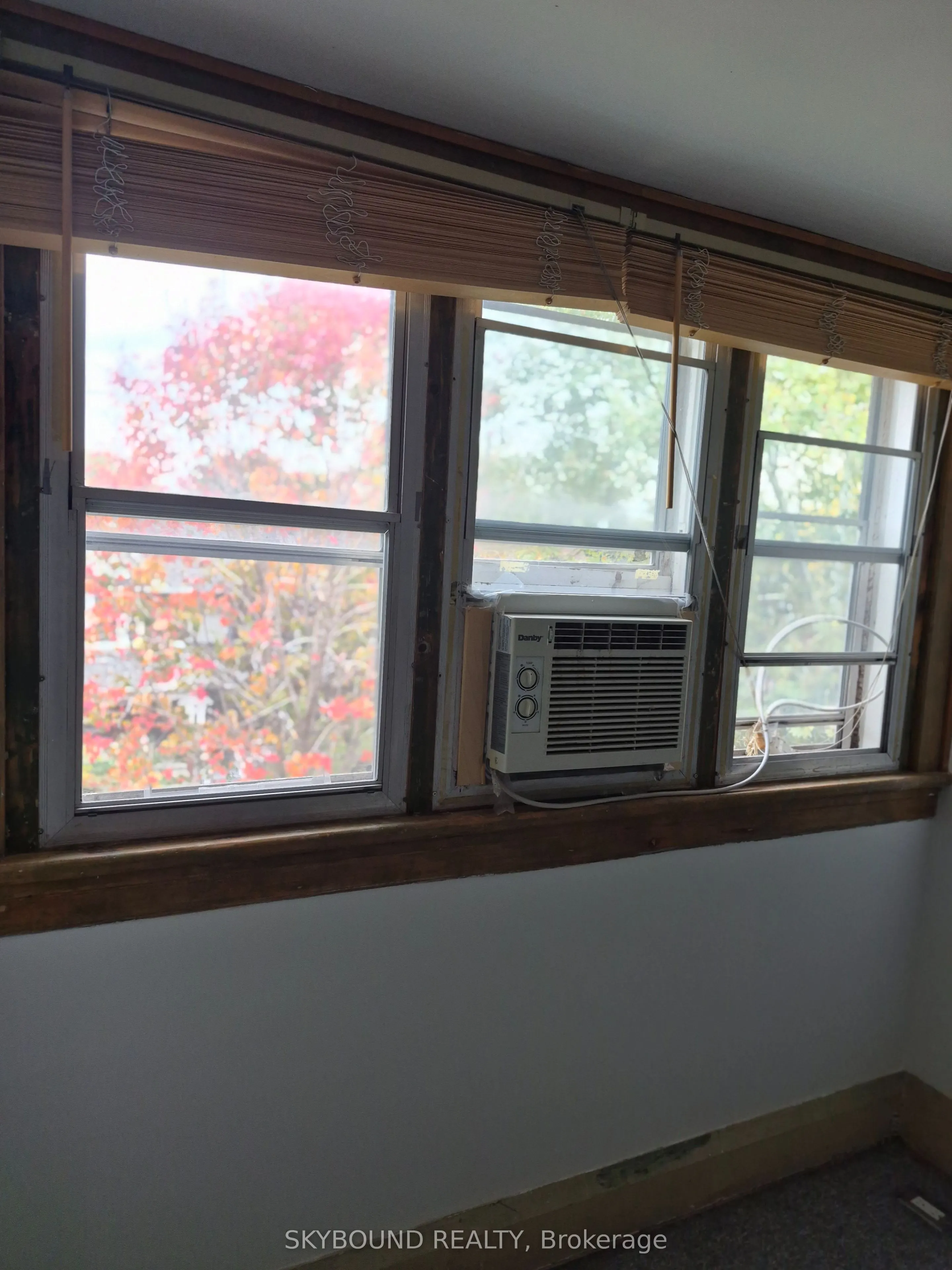 122 Arundel Avenue ## Upper