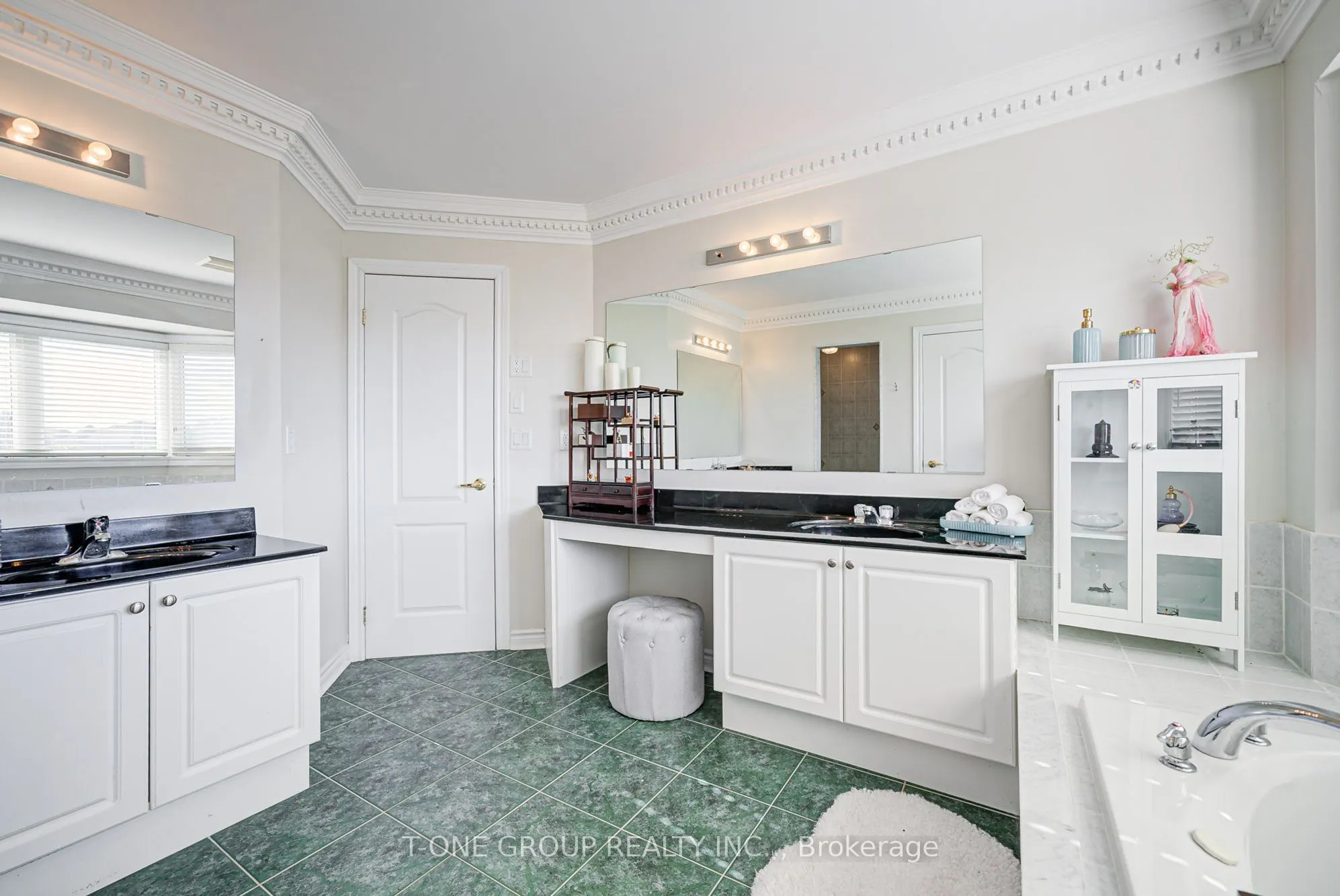 39 Boulderbrook (Primary Rm) Drive