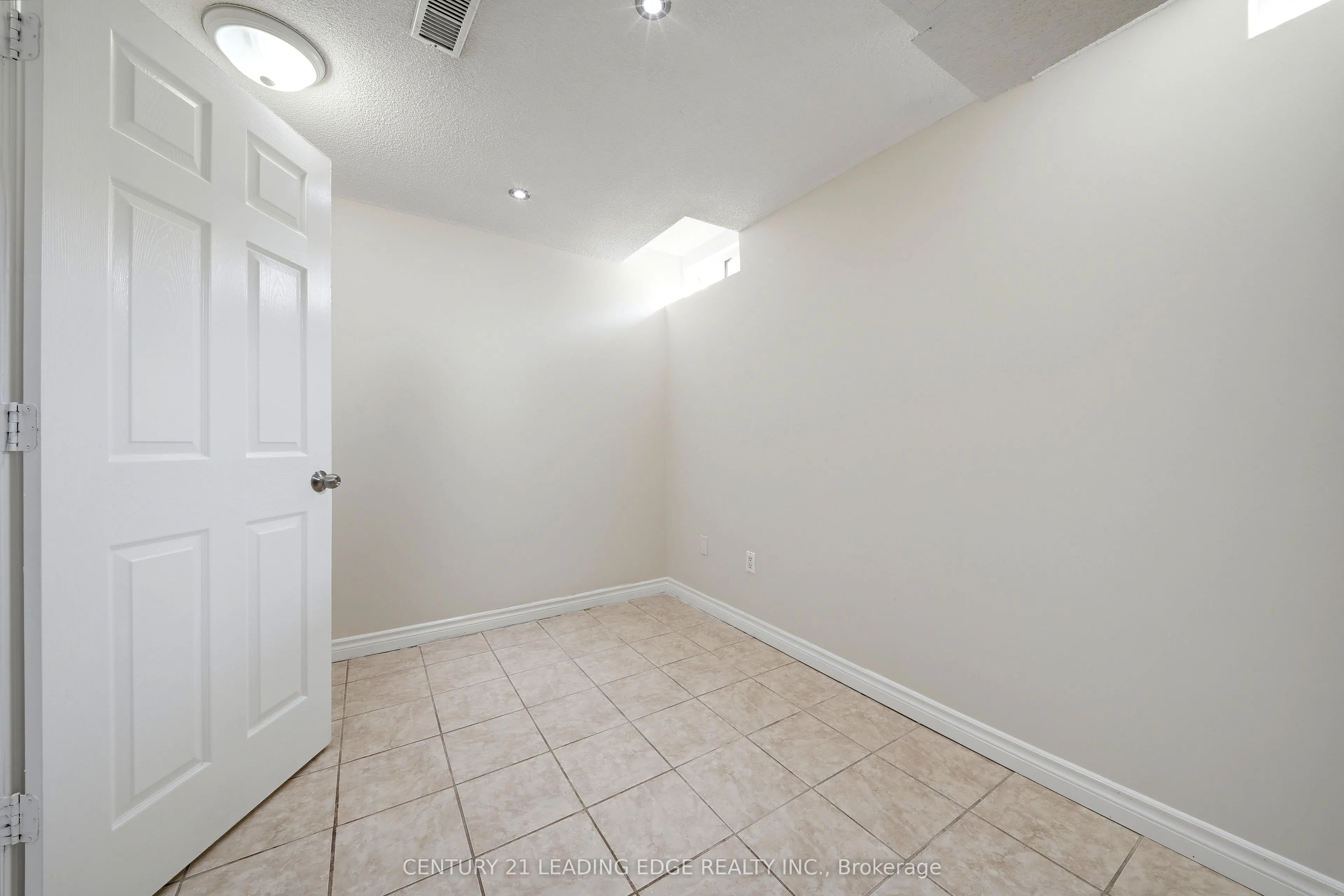 13 Boulderbrook Drive