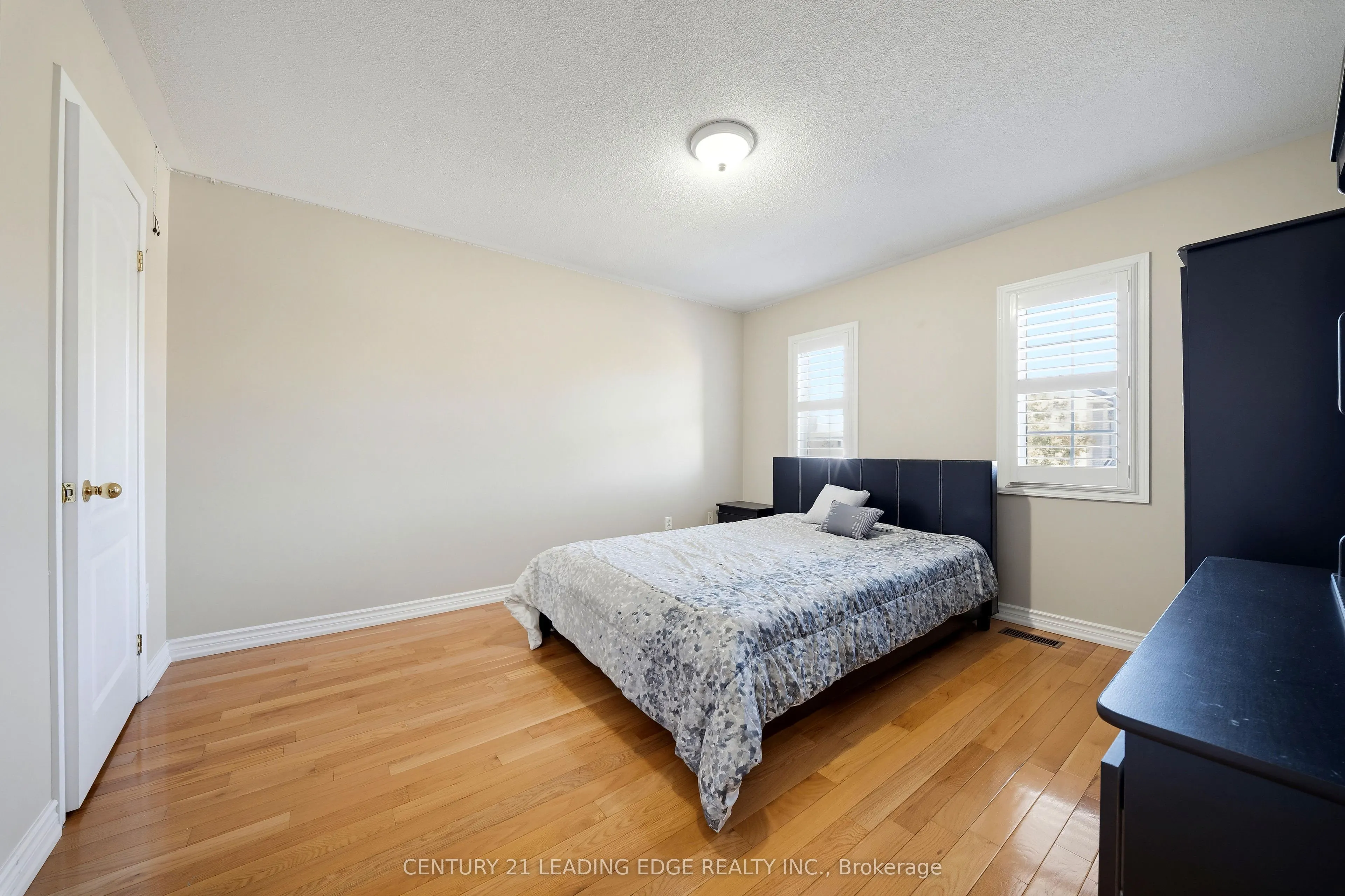 13 Boulderbrook Drive