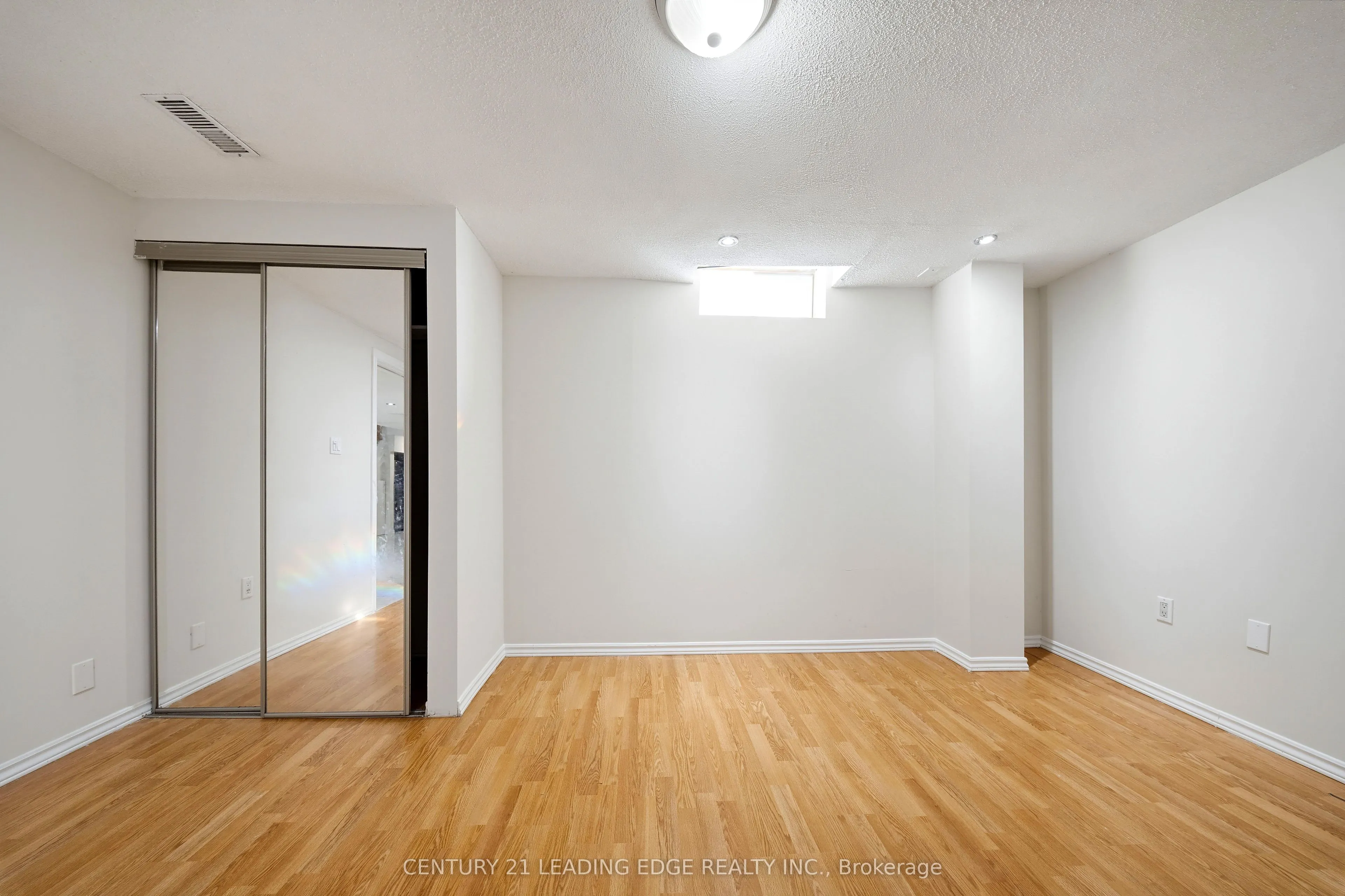 13 Boulderbrook Drive