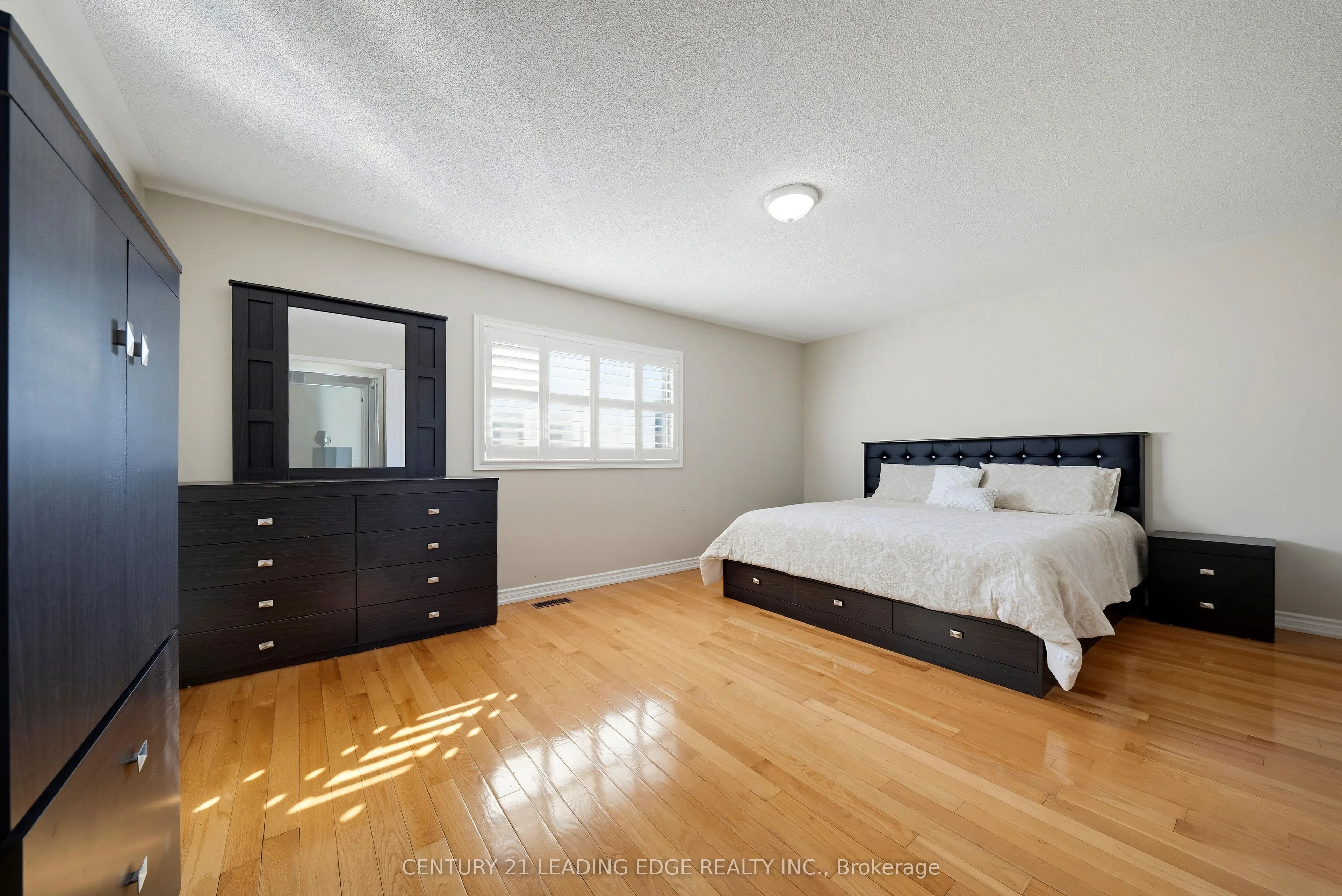 13 Boulderbrook Drive