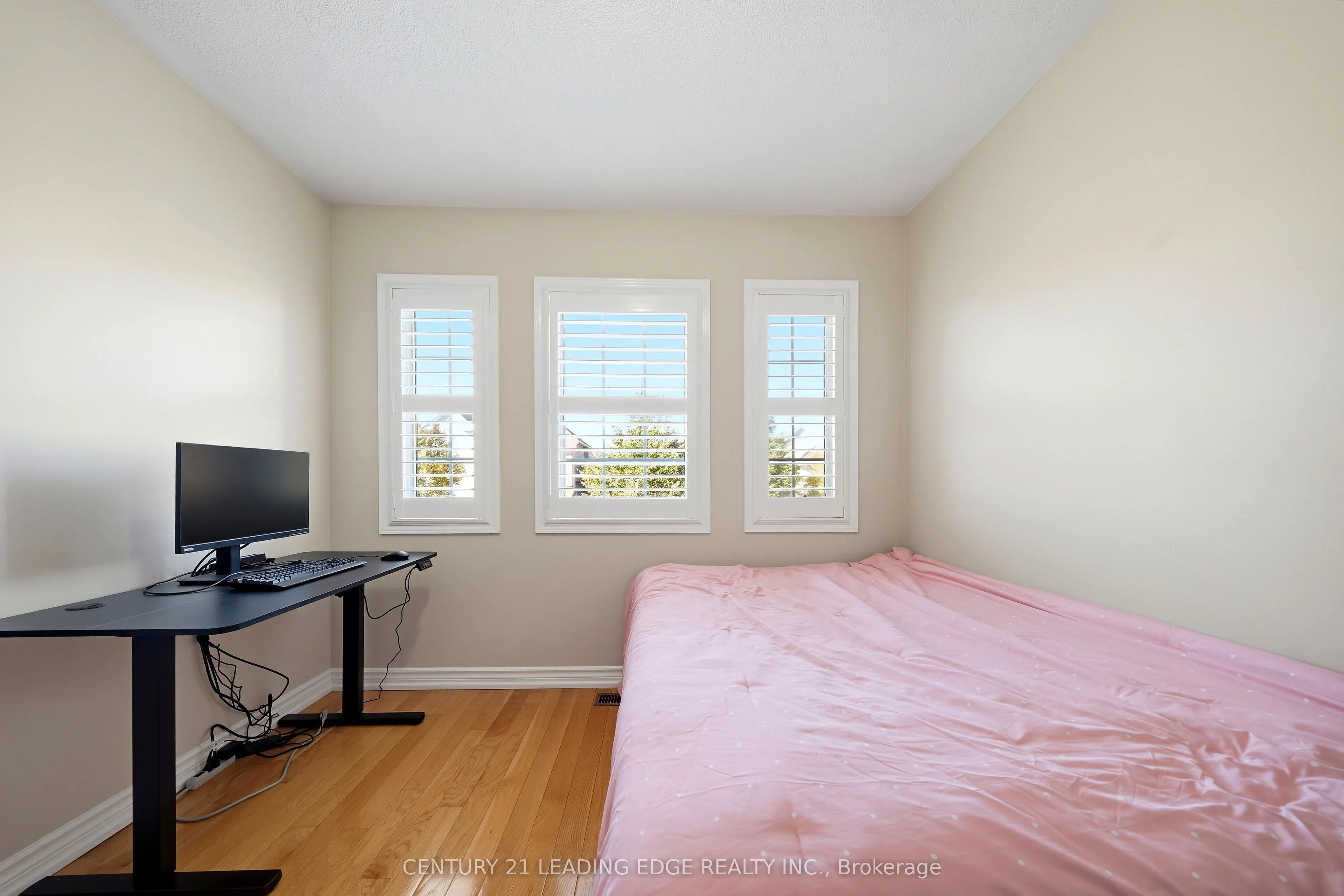 13 Boulderbrook Drive