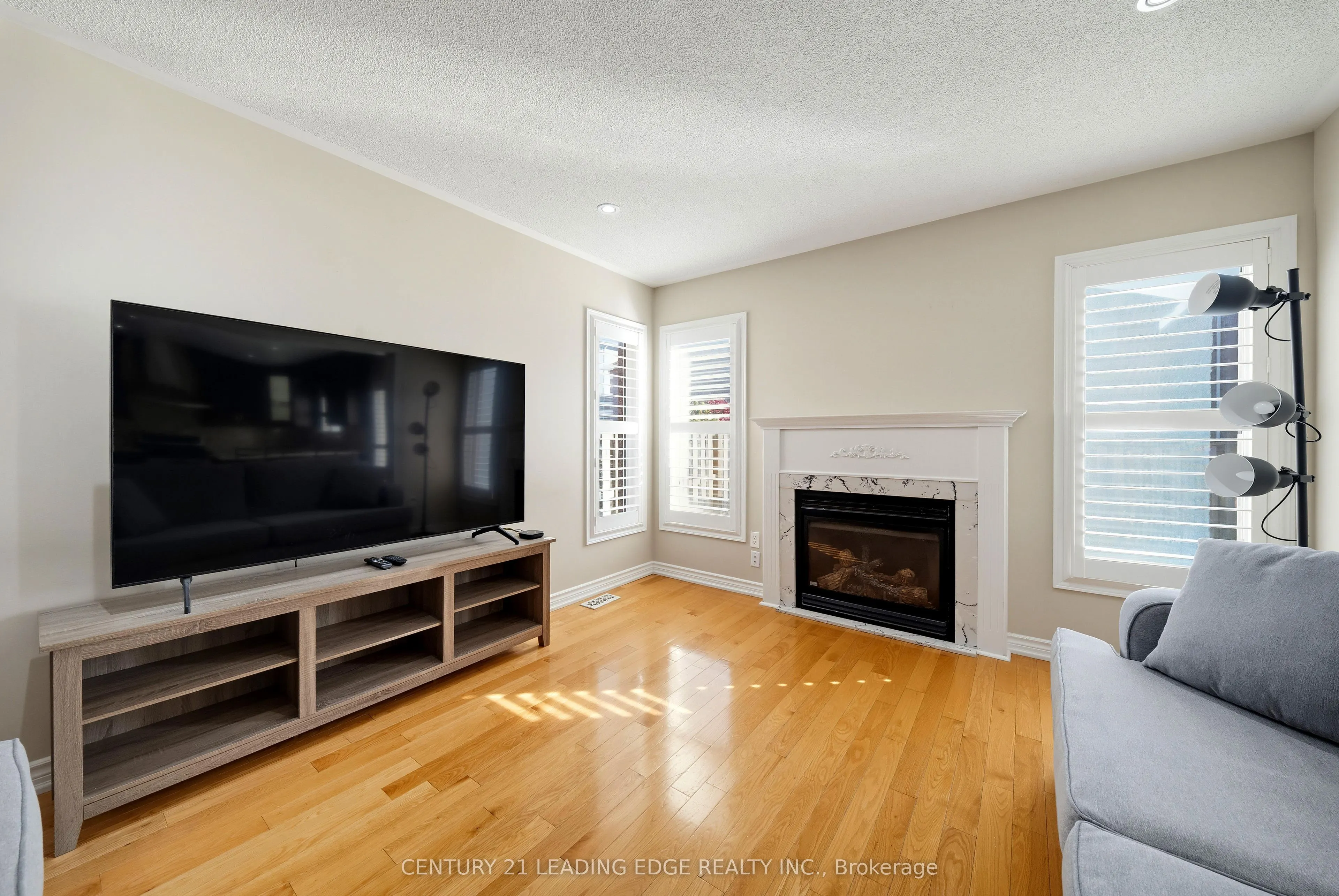 13 Boulderbrook Drive