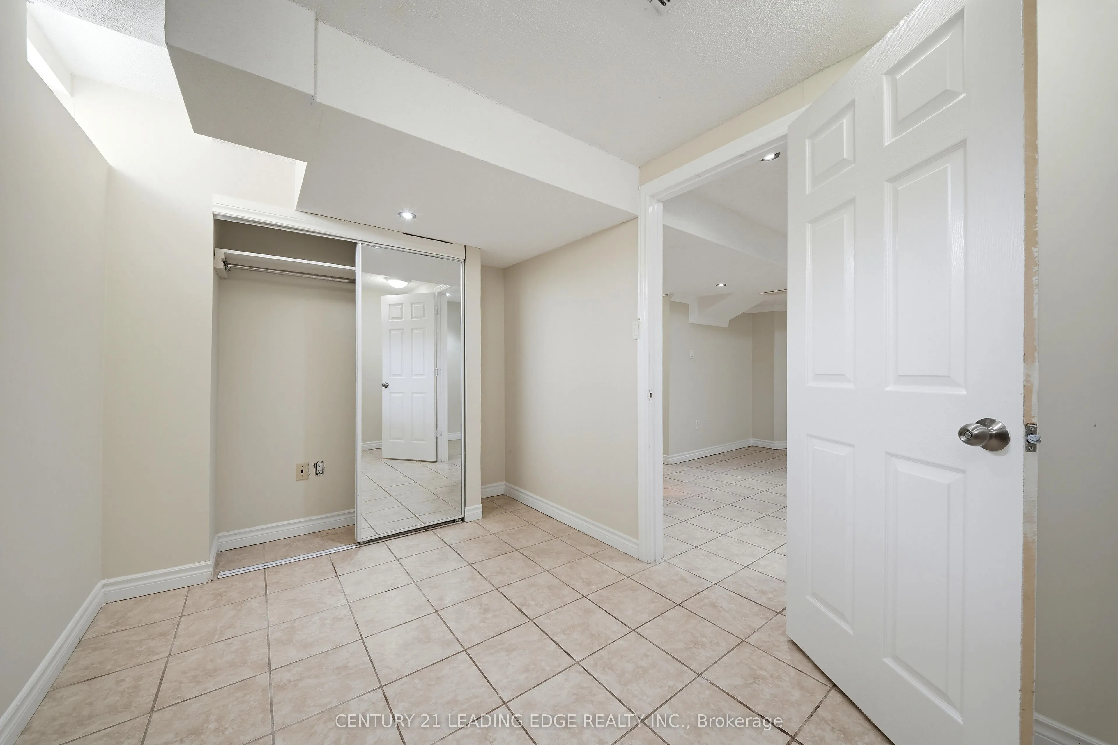 13 Boulderbrook Drive