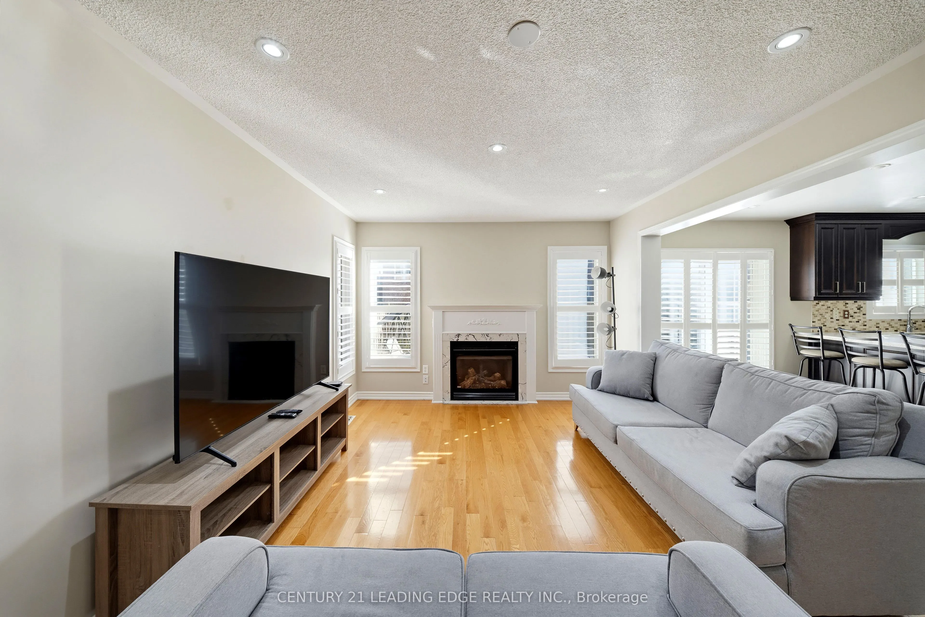 13 Boulderbrook Drive
