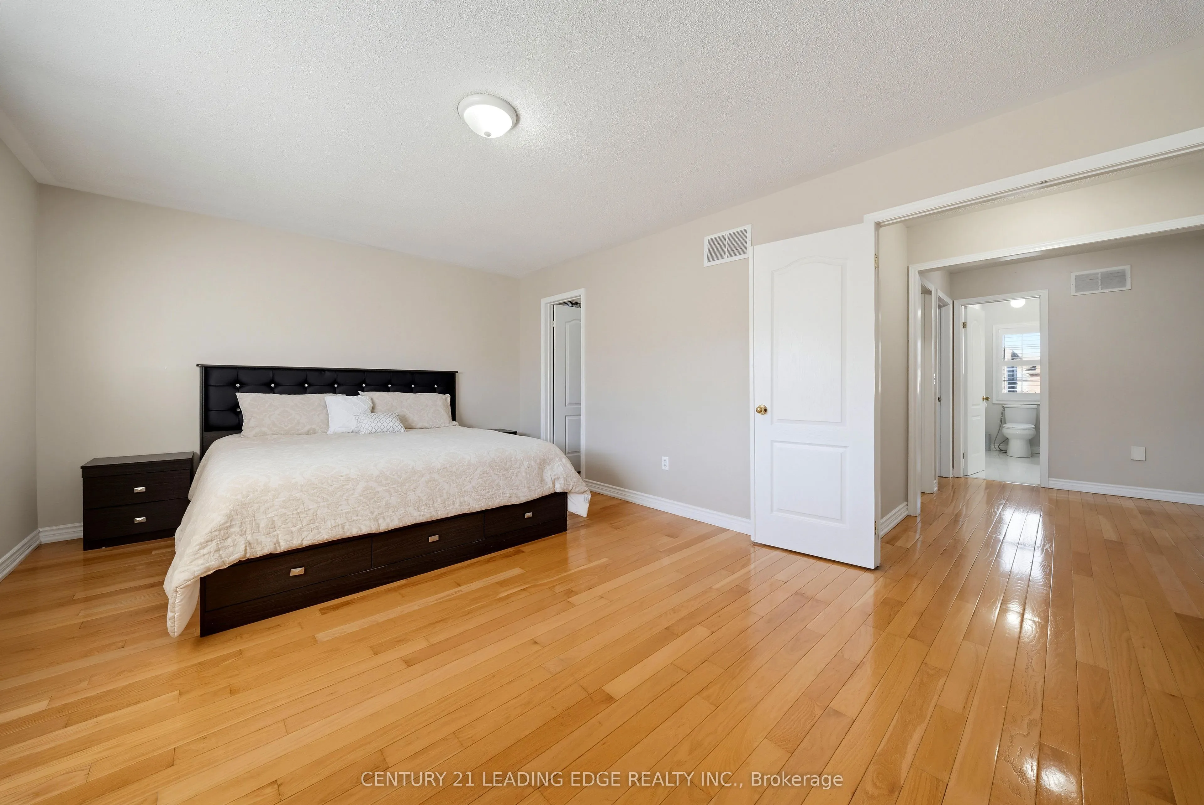 13 Boulderbrook Drive