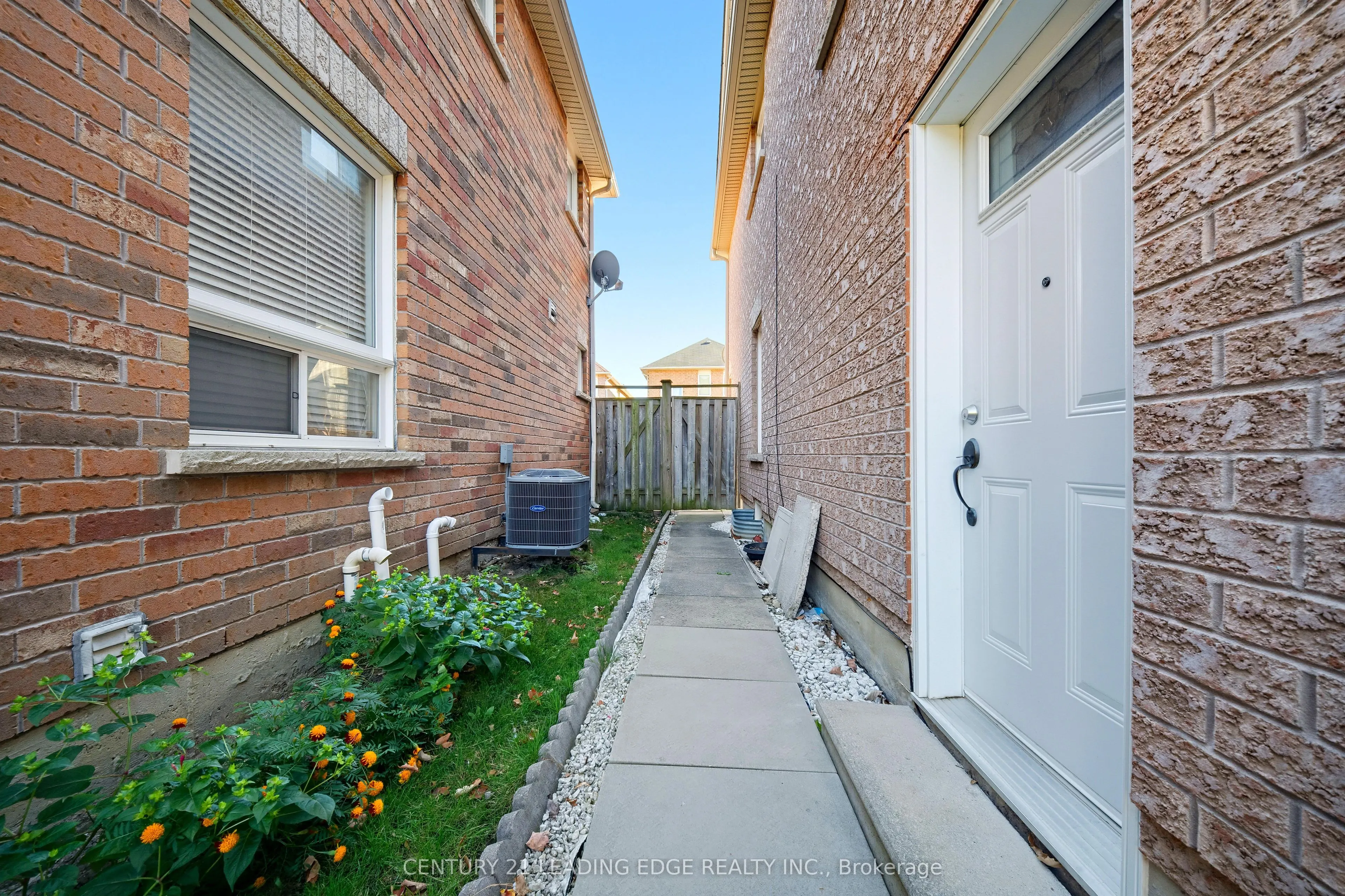 13 Boulderbrook Drive