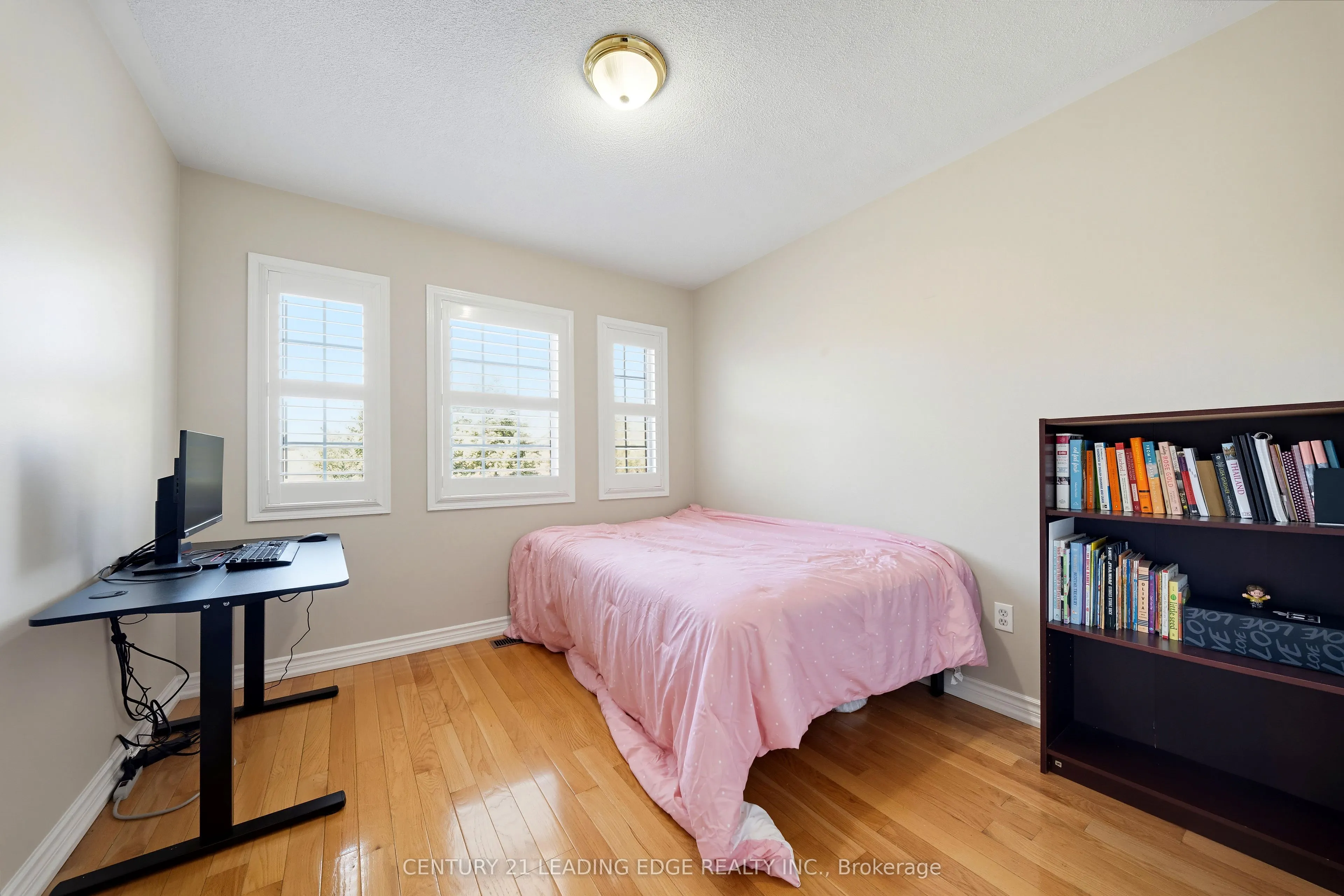 13 Boulderbrook Drive